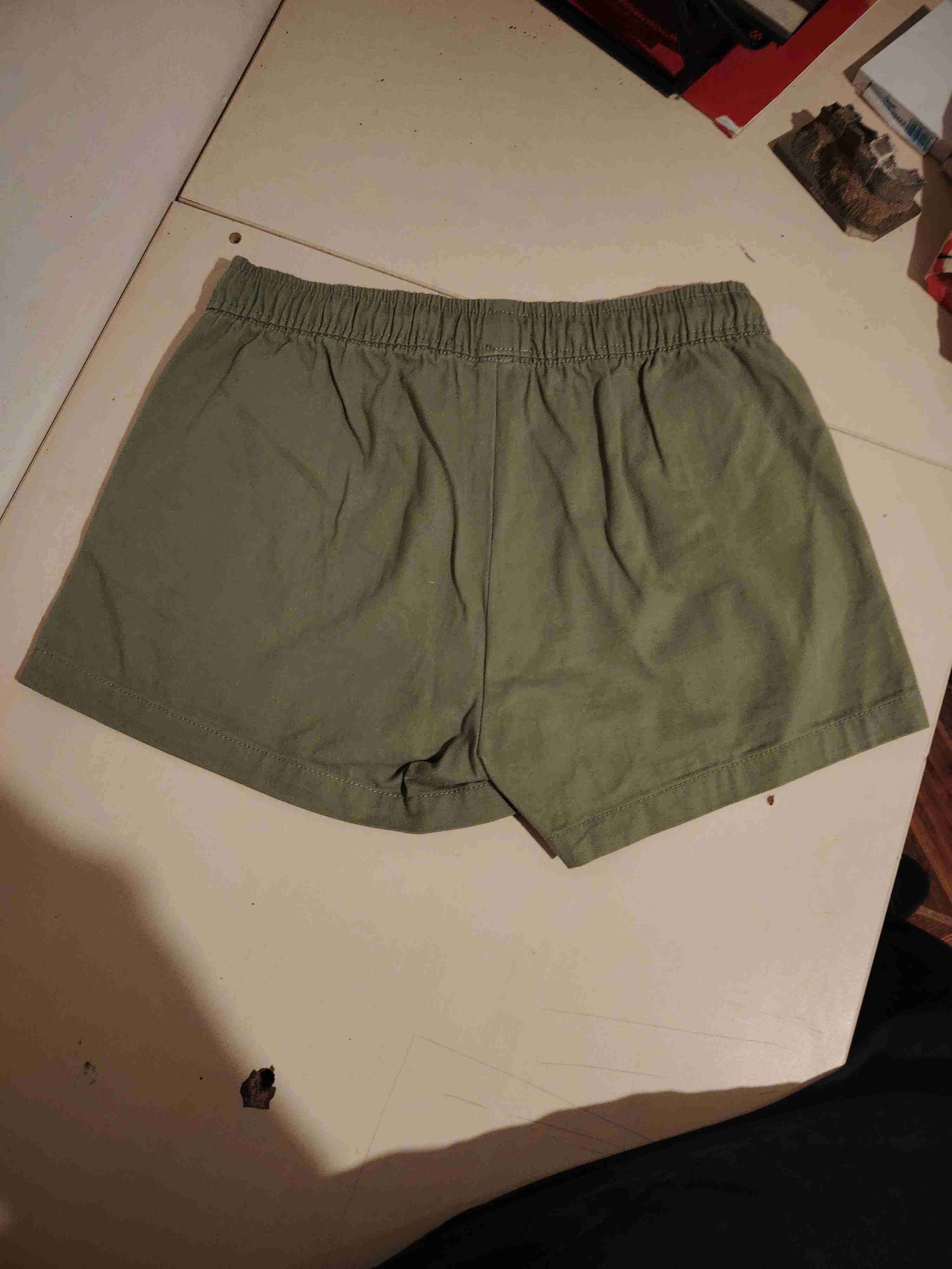 Shorts verde oliva para mujer - miniatura 3