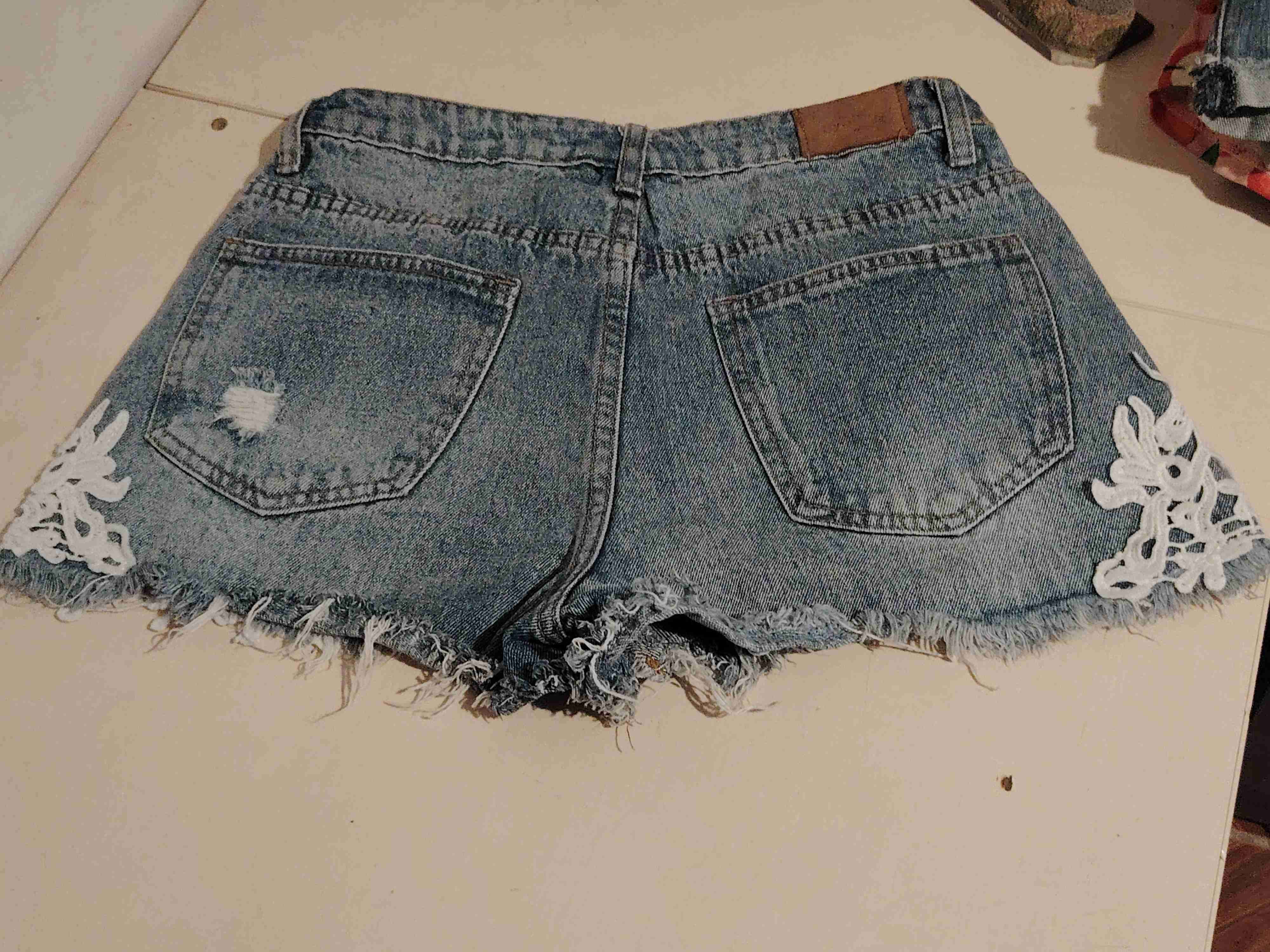 Shorts de mezclilla con encaje - miniatura 3