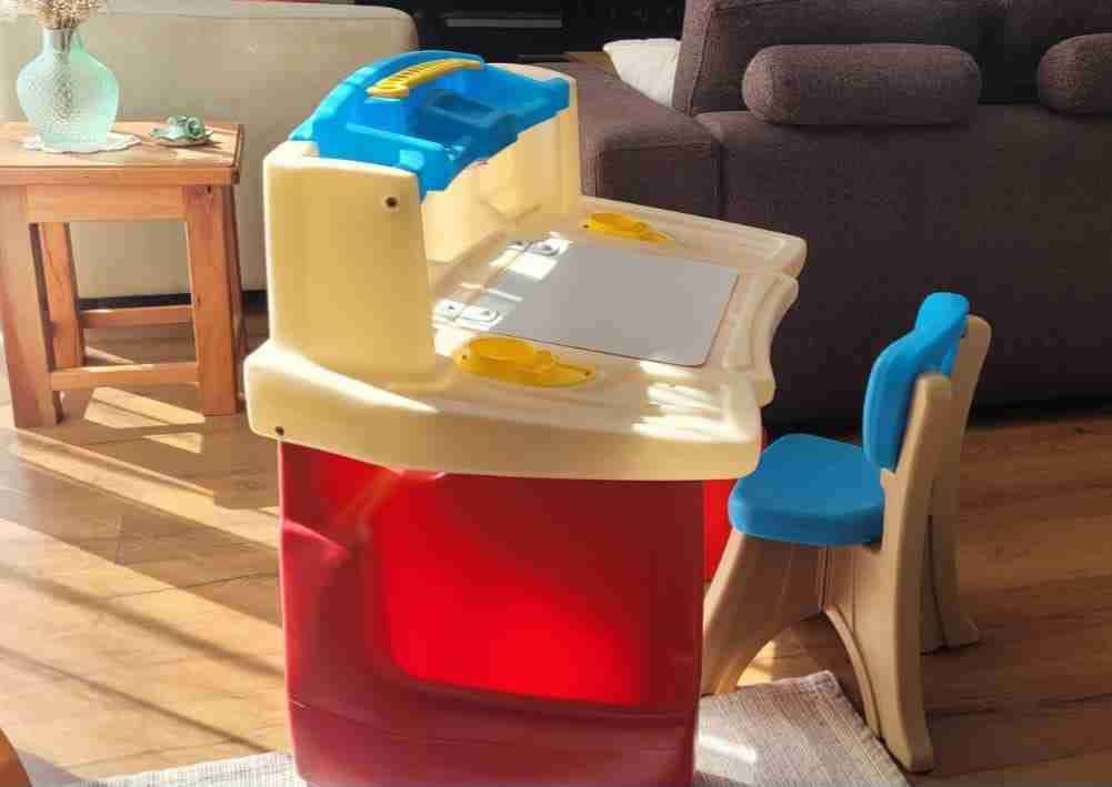 Escritorio infantil con silla - miniatura 2