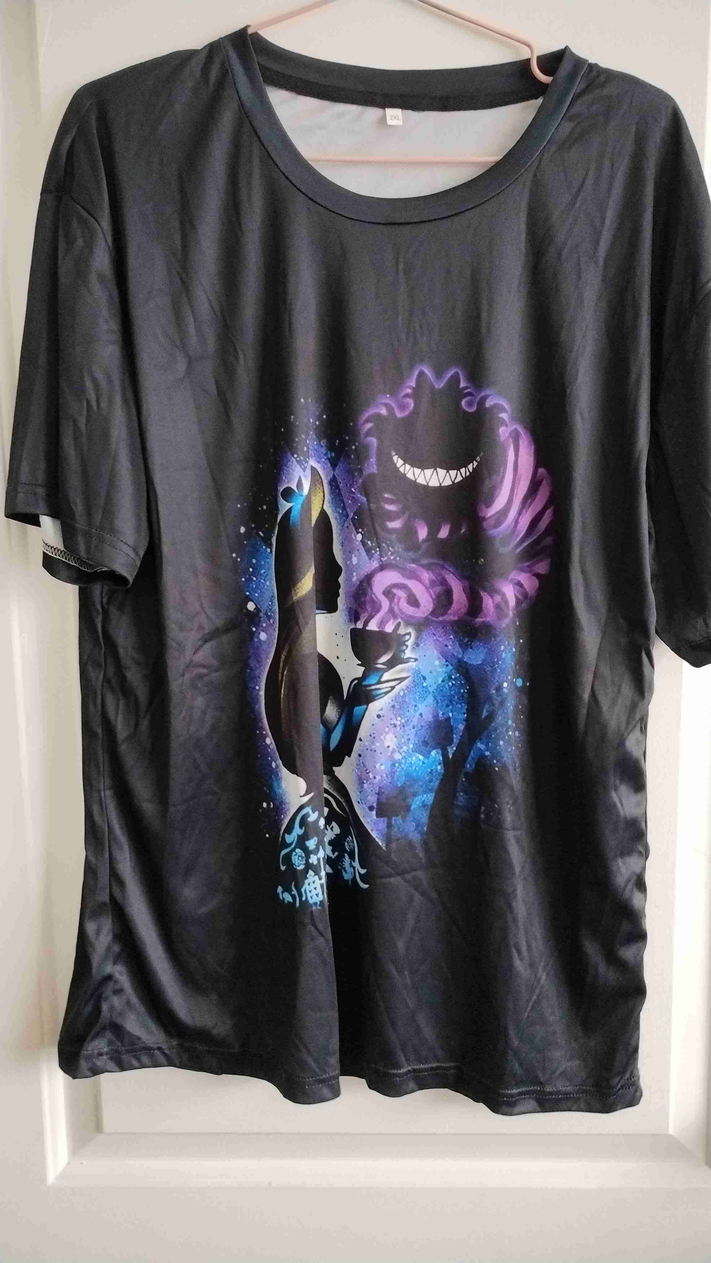 Polera negra con diseño Alicia en el país de las m - miniatura 2