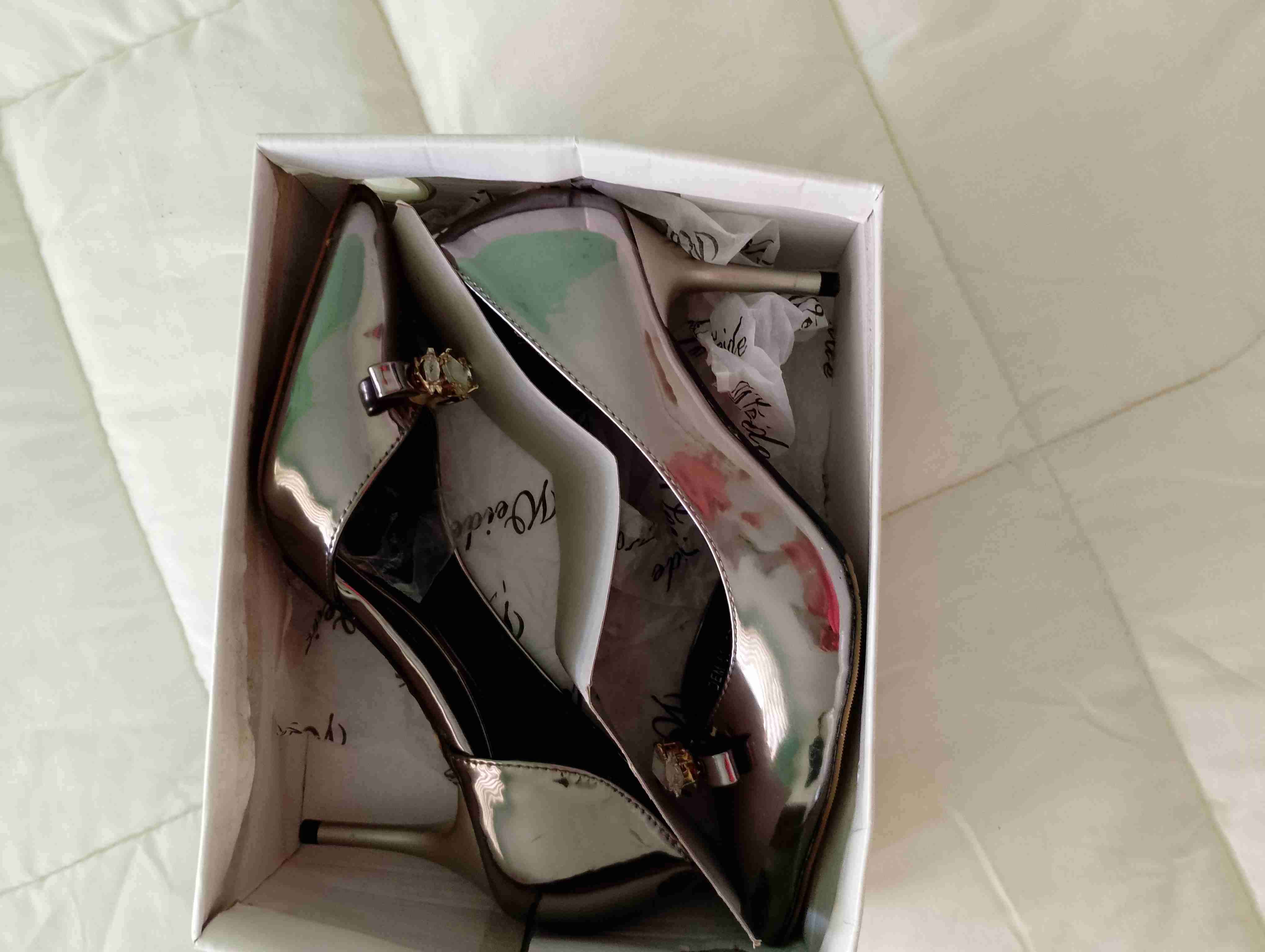 Tacones plateados con brillantes - miniatura 3