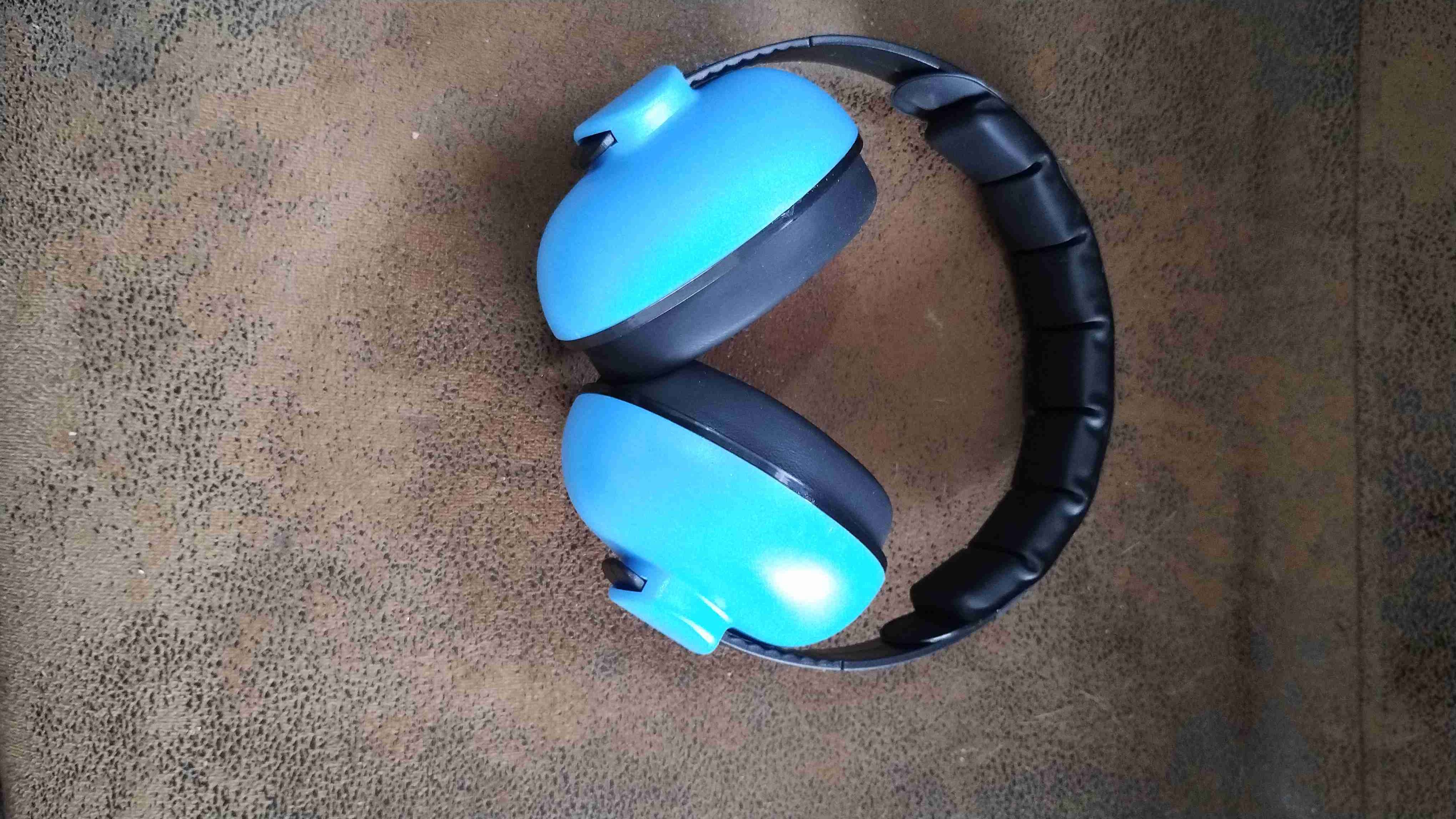 Audífonos de cancelación azul