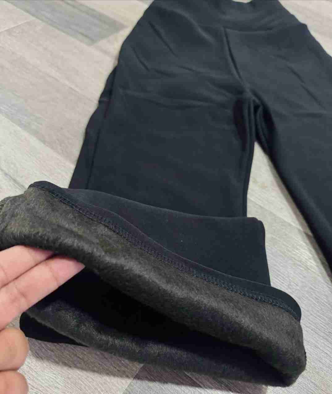 Pantalones acampanados negros - miniatura 3