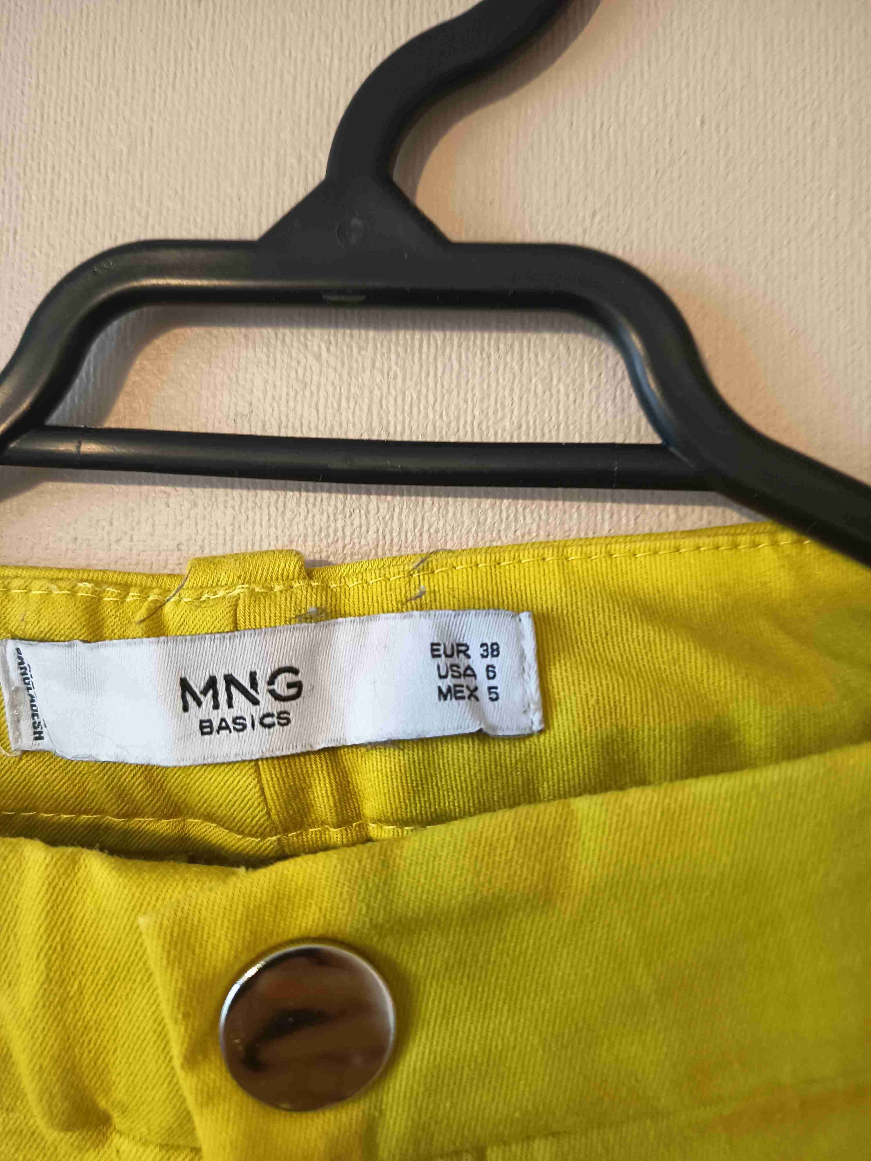 Pantalones amarillos ajustados - miniatura 2