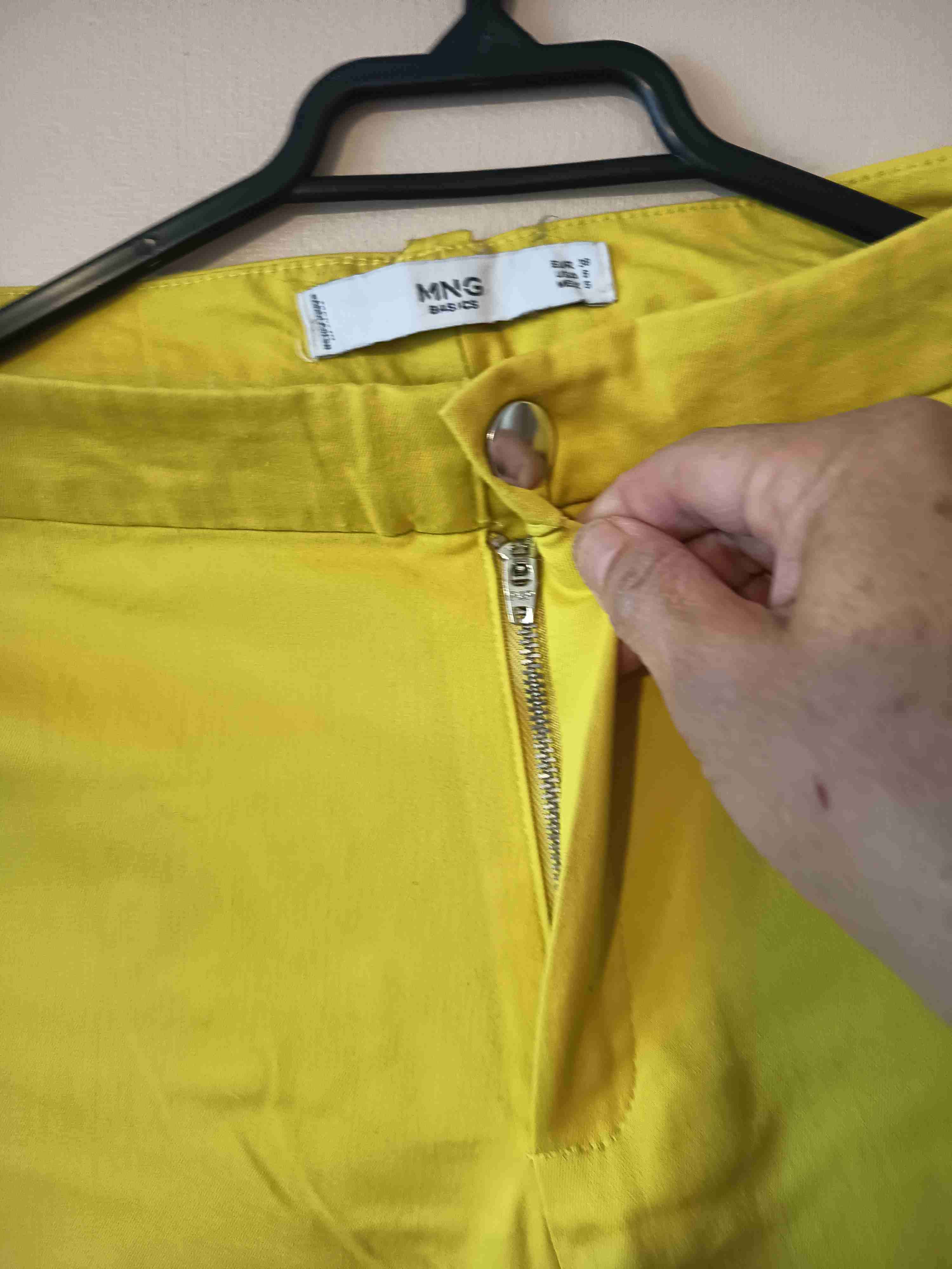 Pantalones amarillos ajustados - miniatura 3