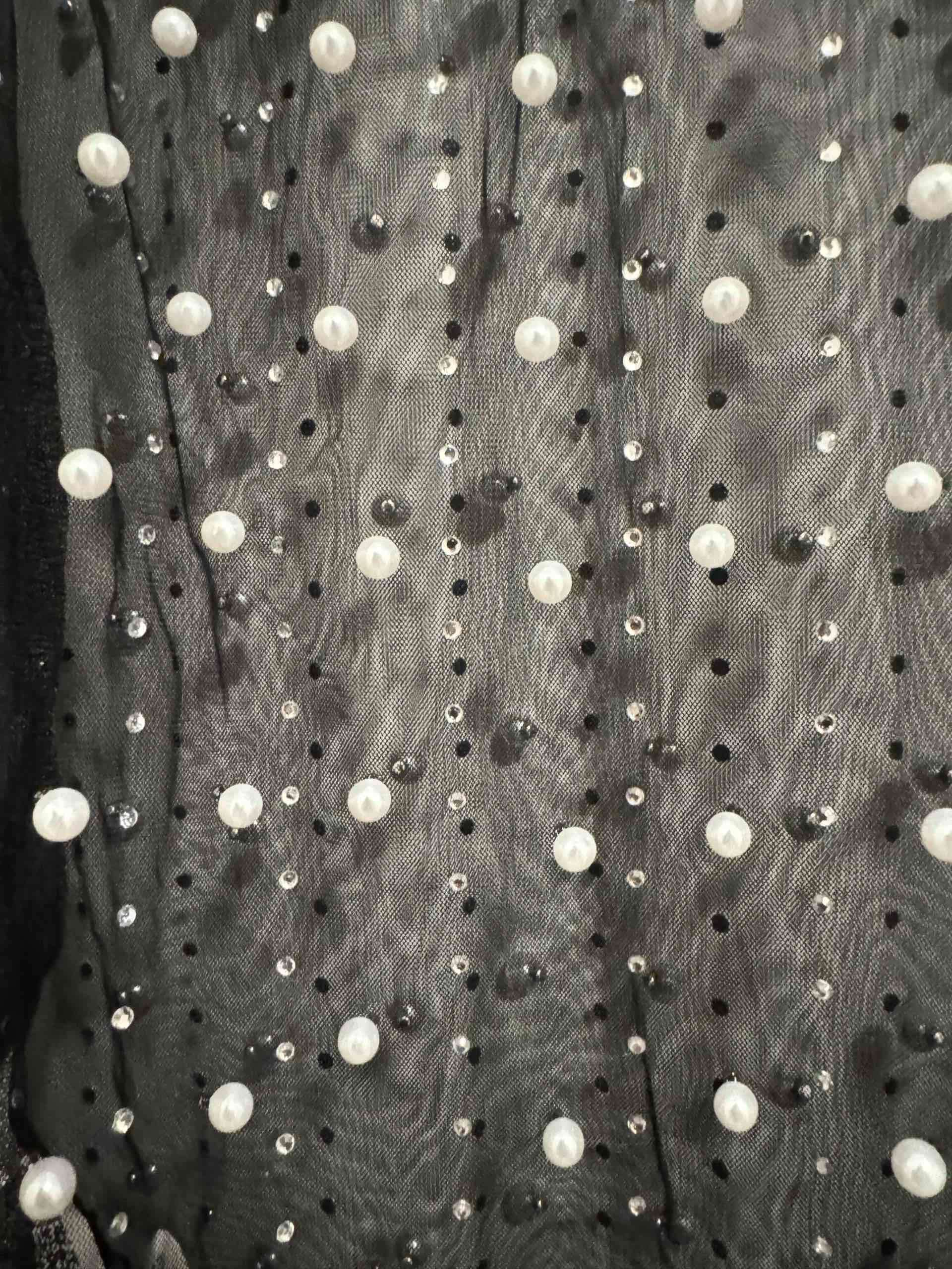 Blusa negra transparente con perlas - miniatura 2