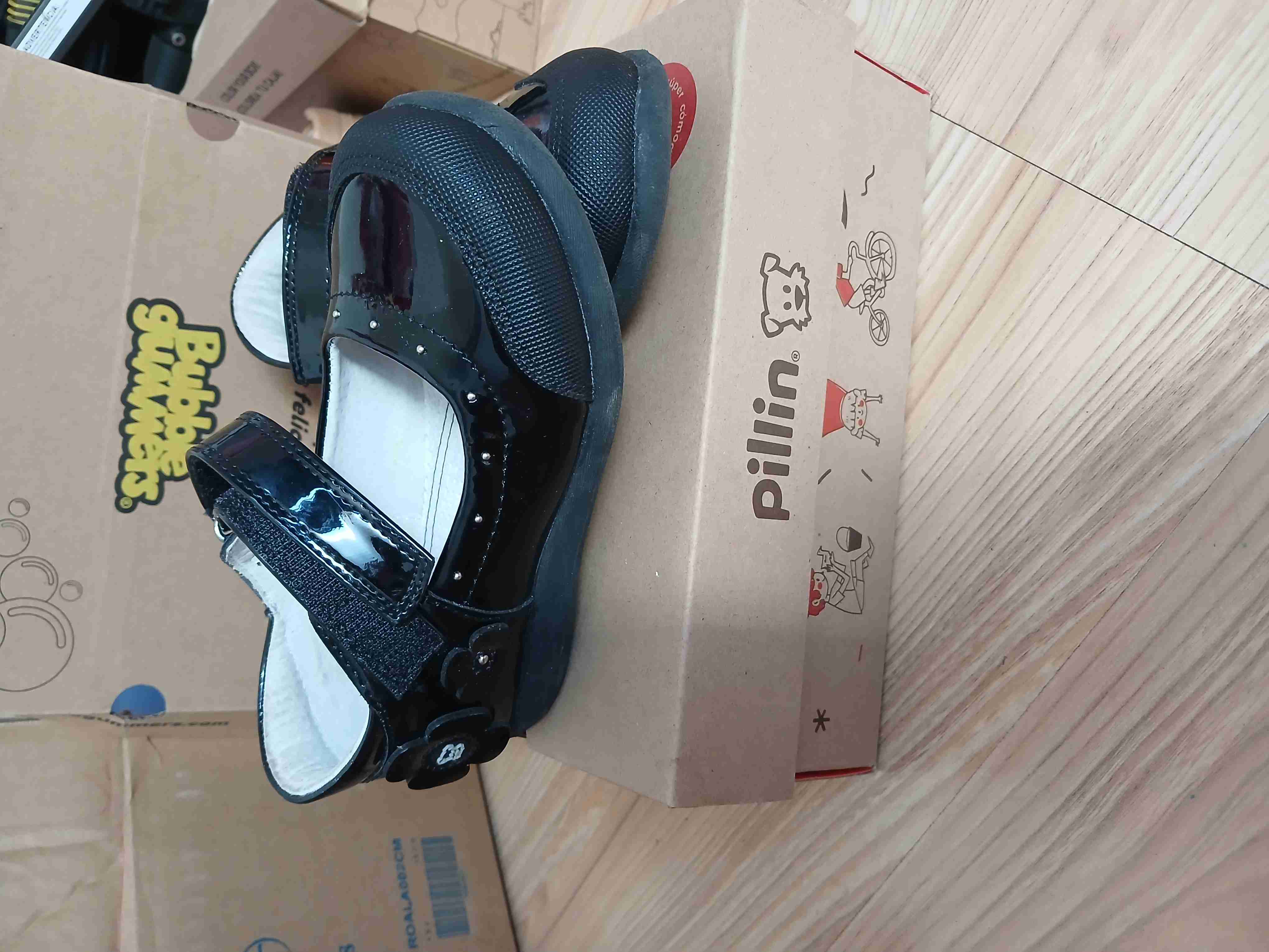 Zapatos negros de charol para niñas - miniatura 2