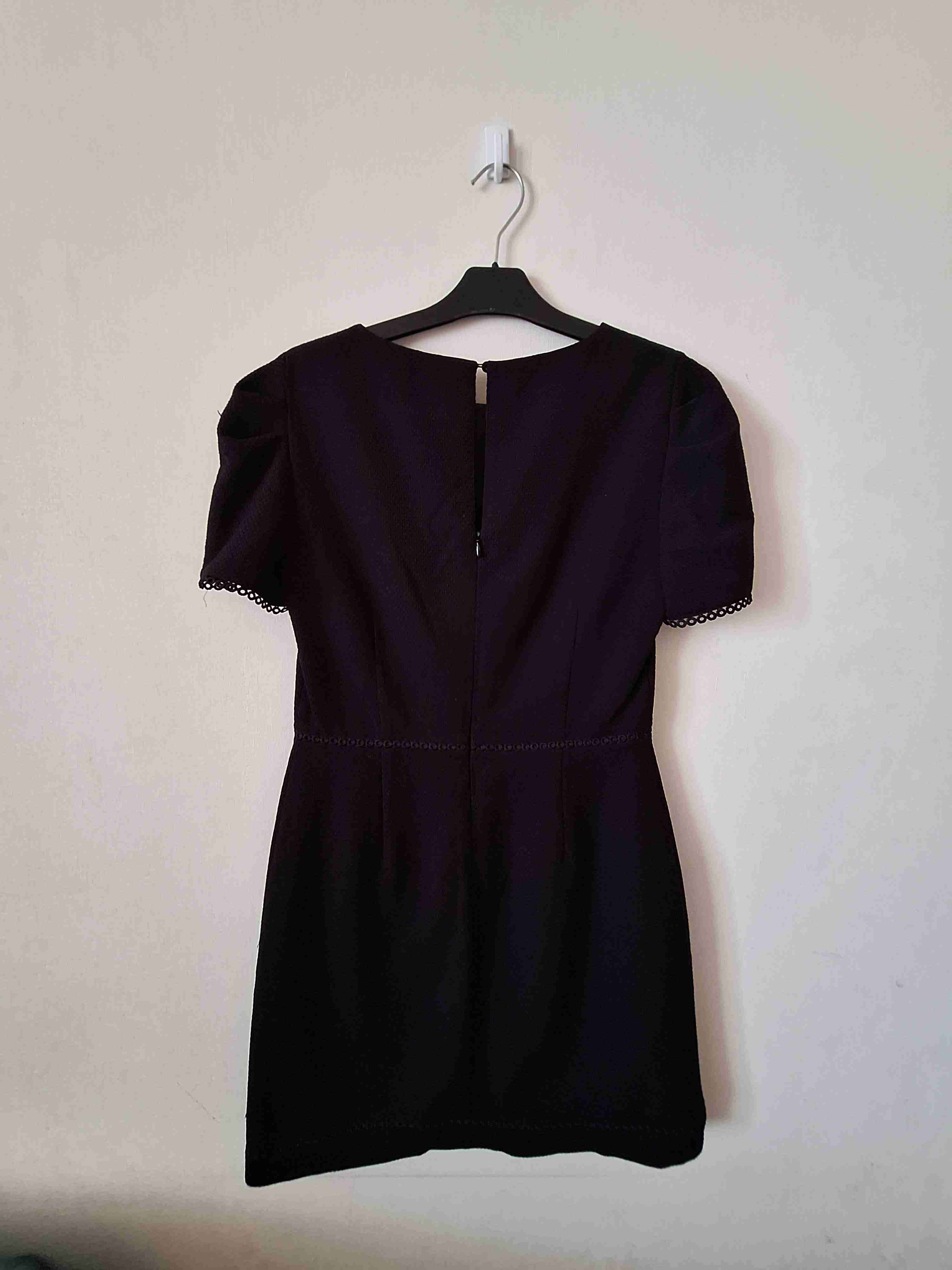 Vestido negro elegante Oasis - miniatura 2