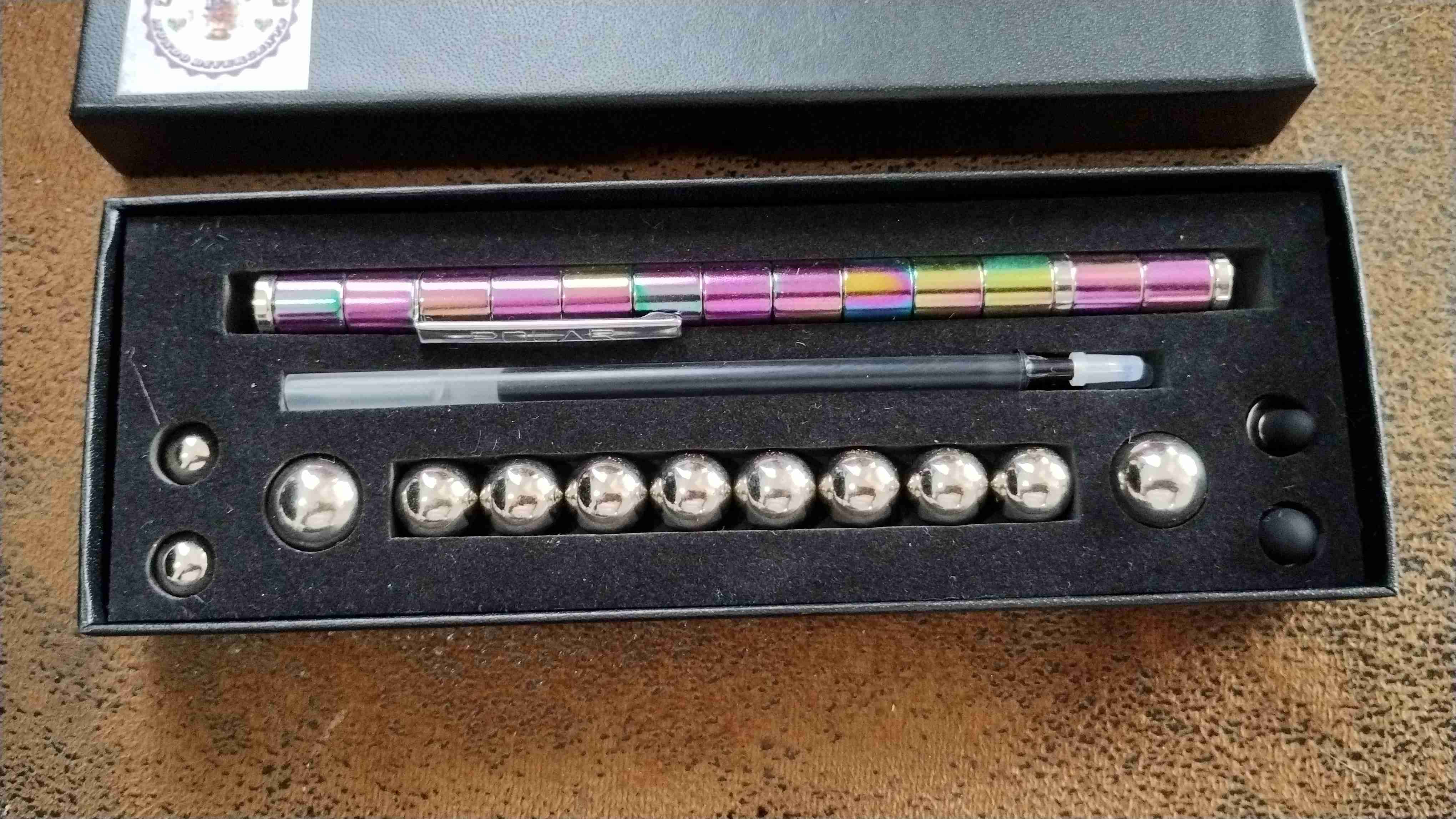 Set de bolígrafo magnético multicolor