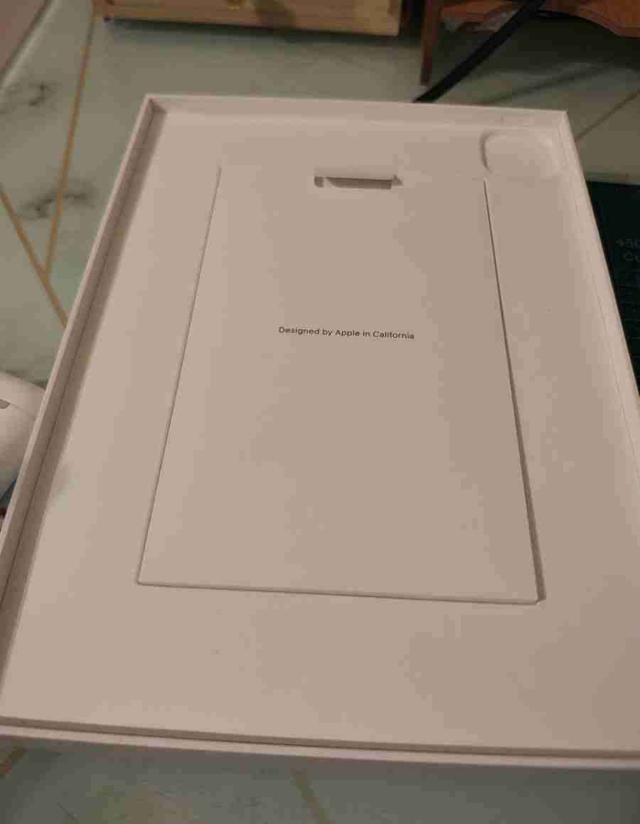 Tablet iPad pro 11 con lápiz y caja - miniatura 4