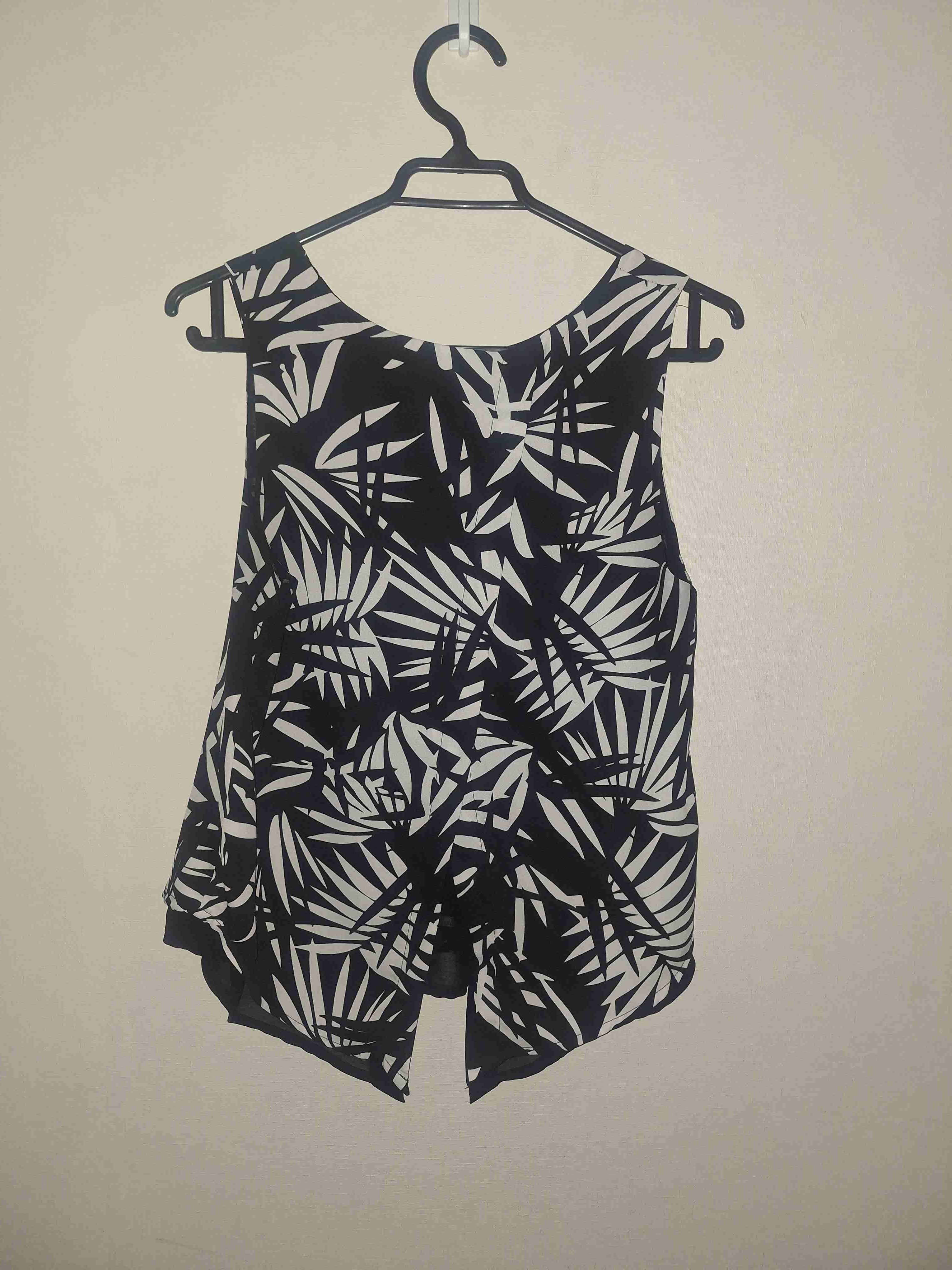 Blusa sin mangas estampada - miniatura 2