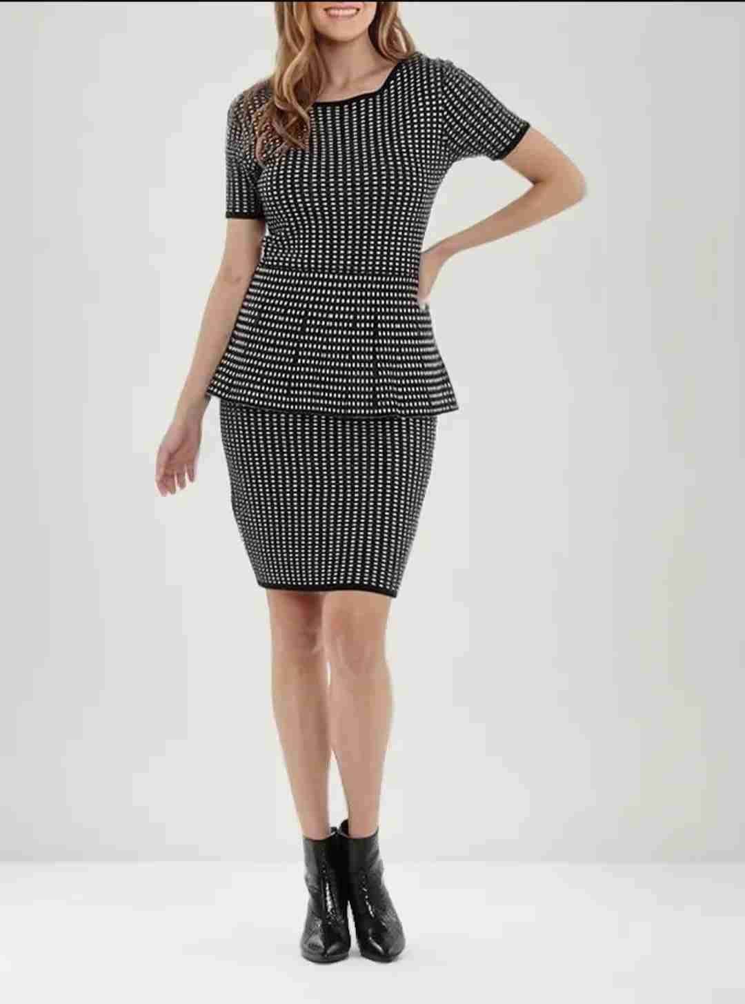 Vestido cuadrille con volante - miniatura 4