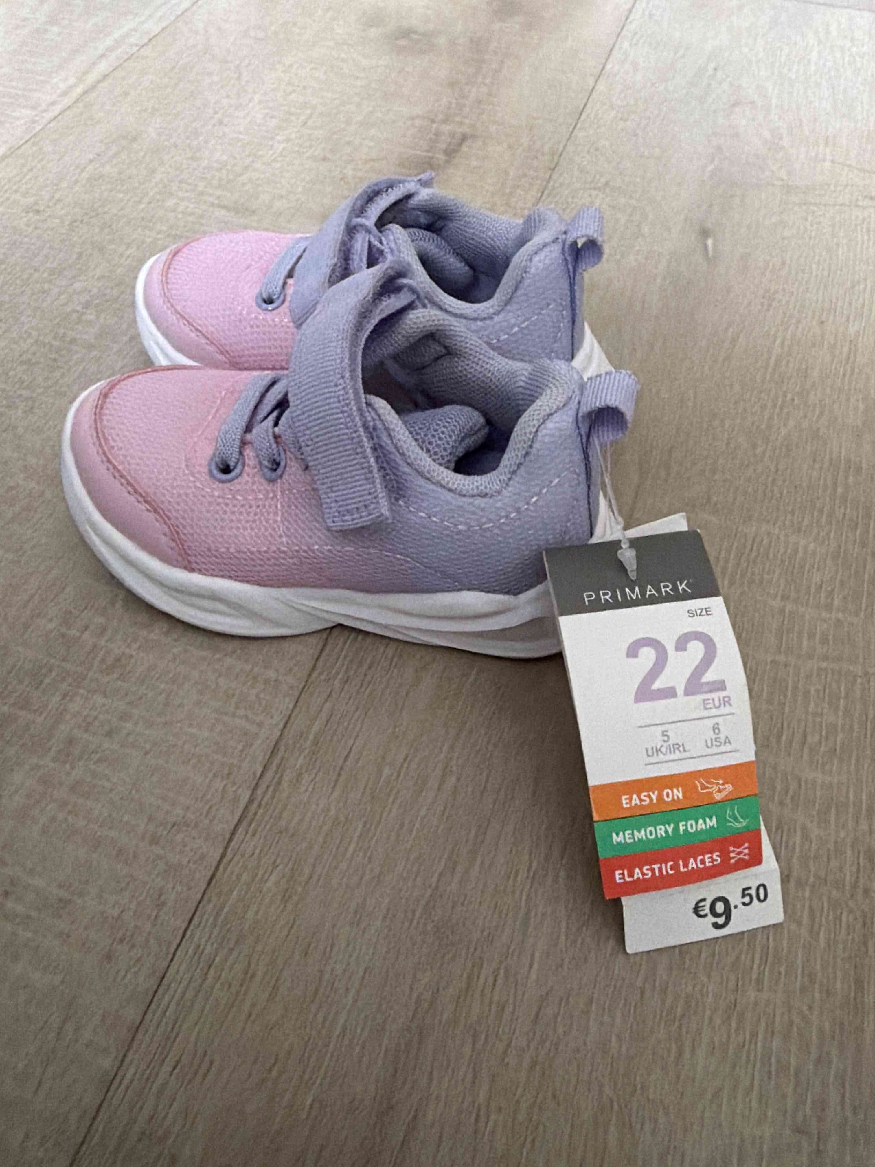 Zapatillas rosadas talla 22 - miniatura 2