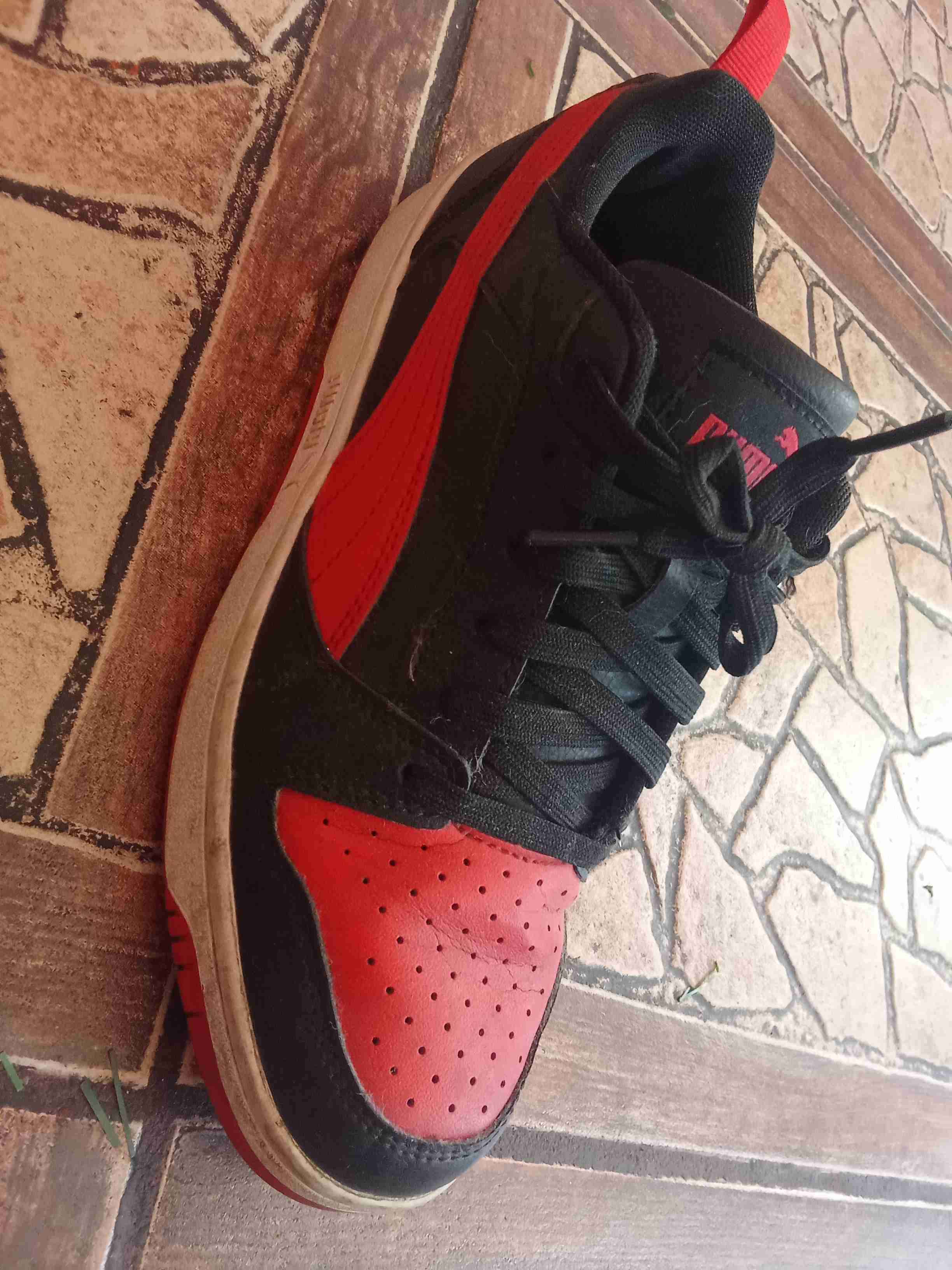 Zapatillas Puma negras y rojas - miniatura 2