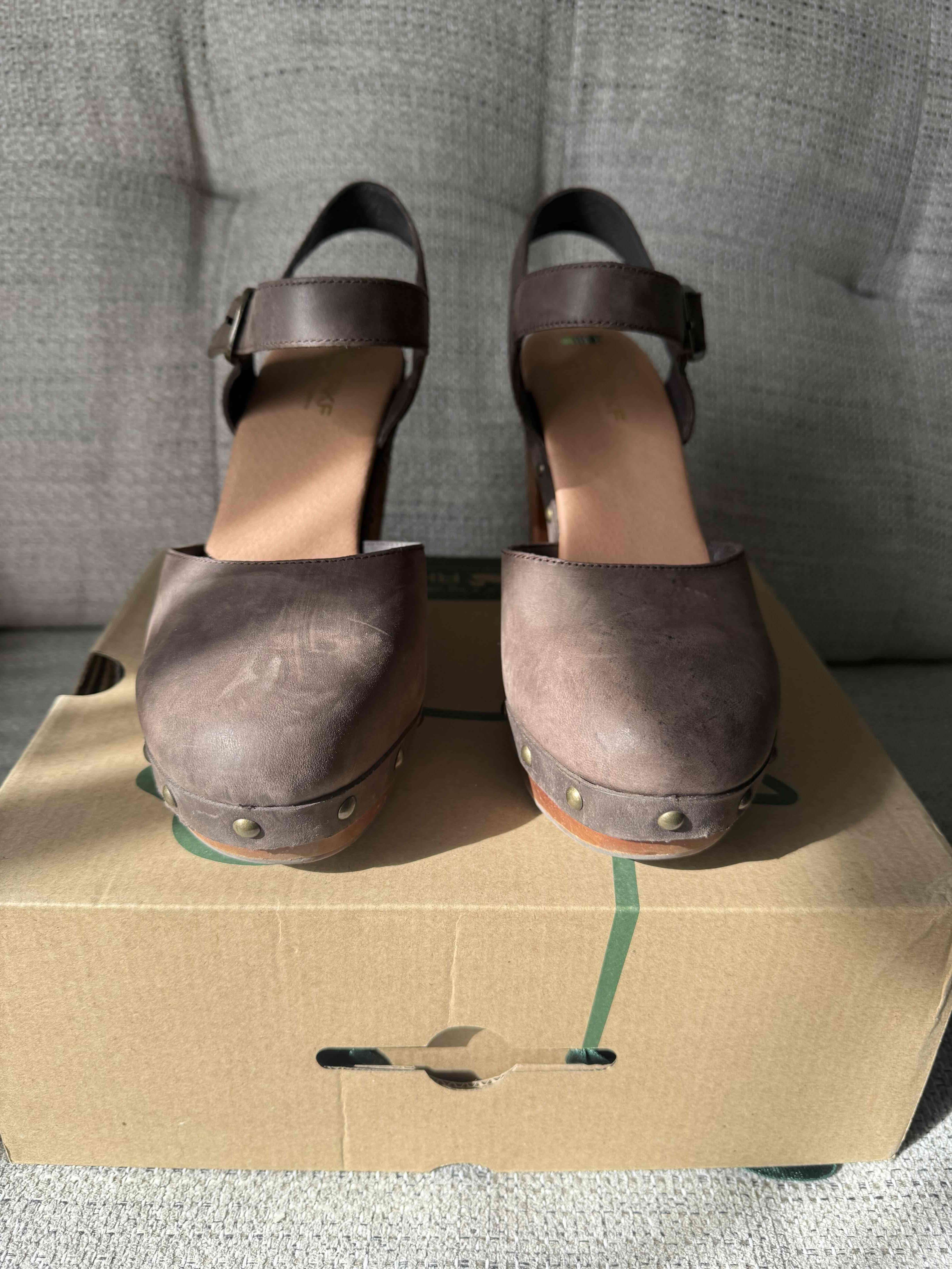 Zapatos de cuero marrón con tacón Rockford - miniatura 1