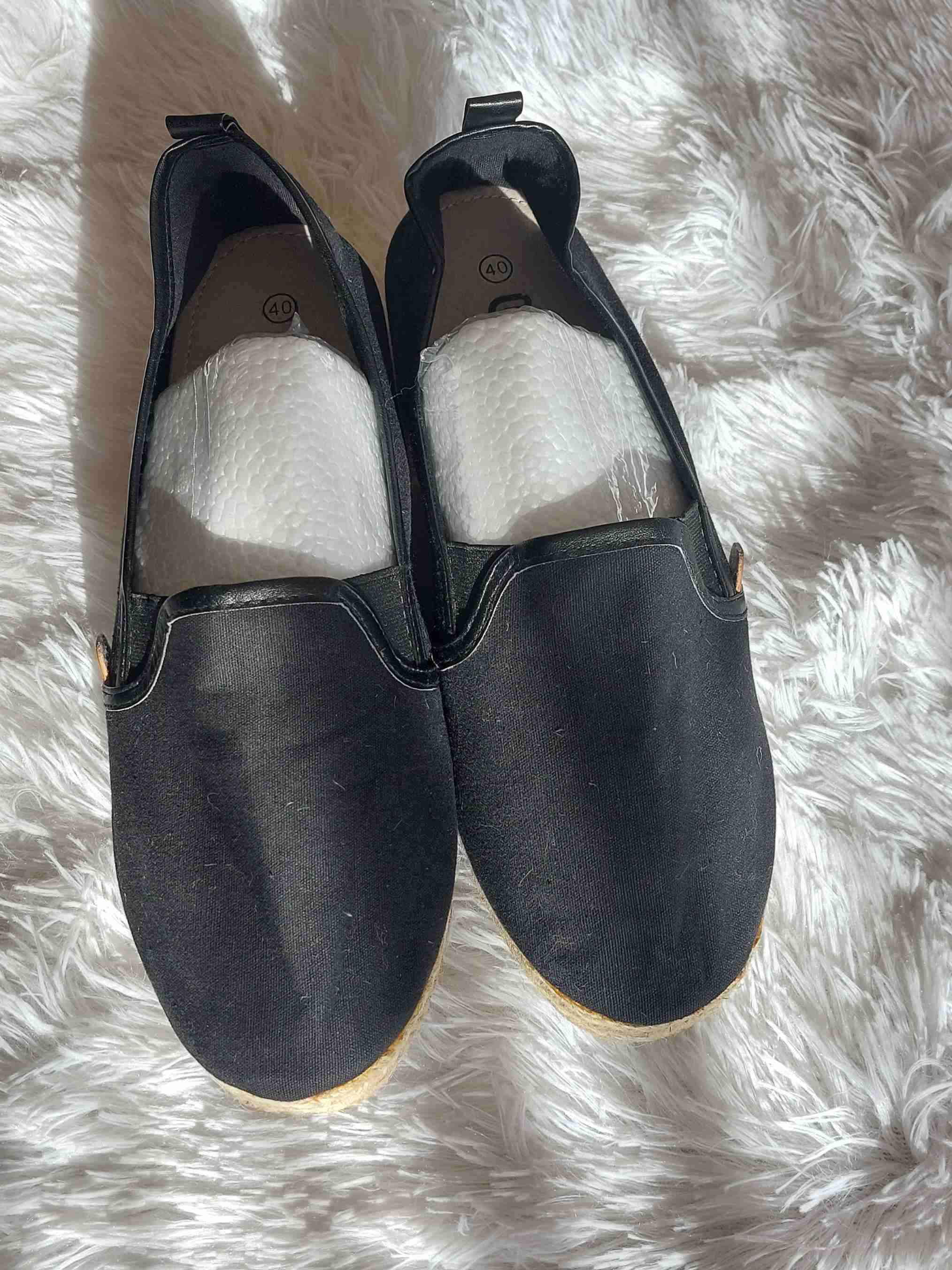 Alpargatas negras con diseño - miniatura 5