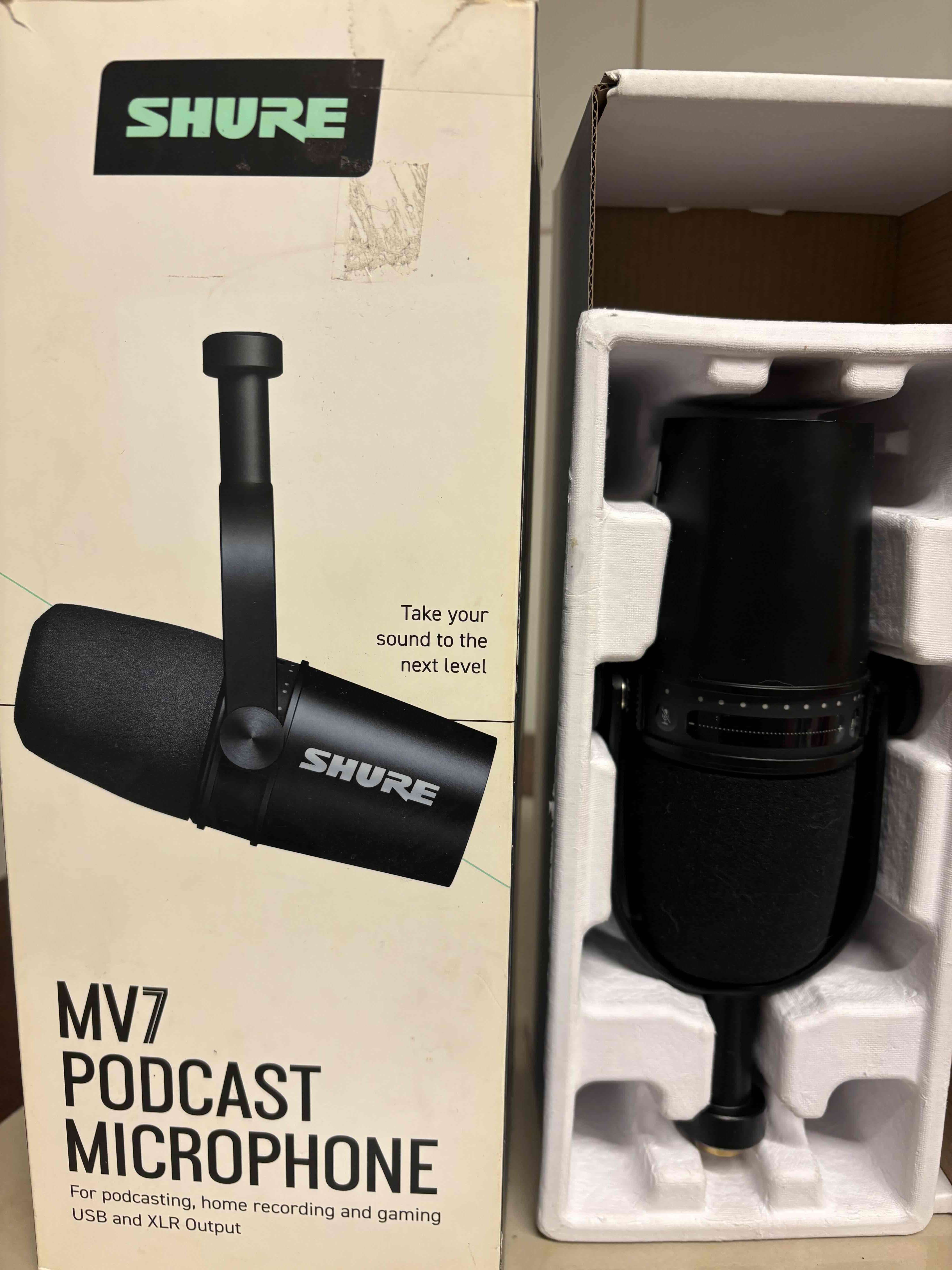 Micrófono Shure MV7 para podcast - miniatura 1