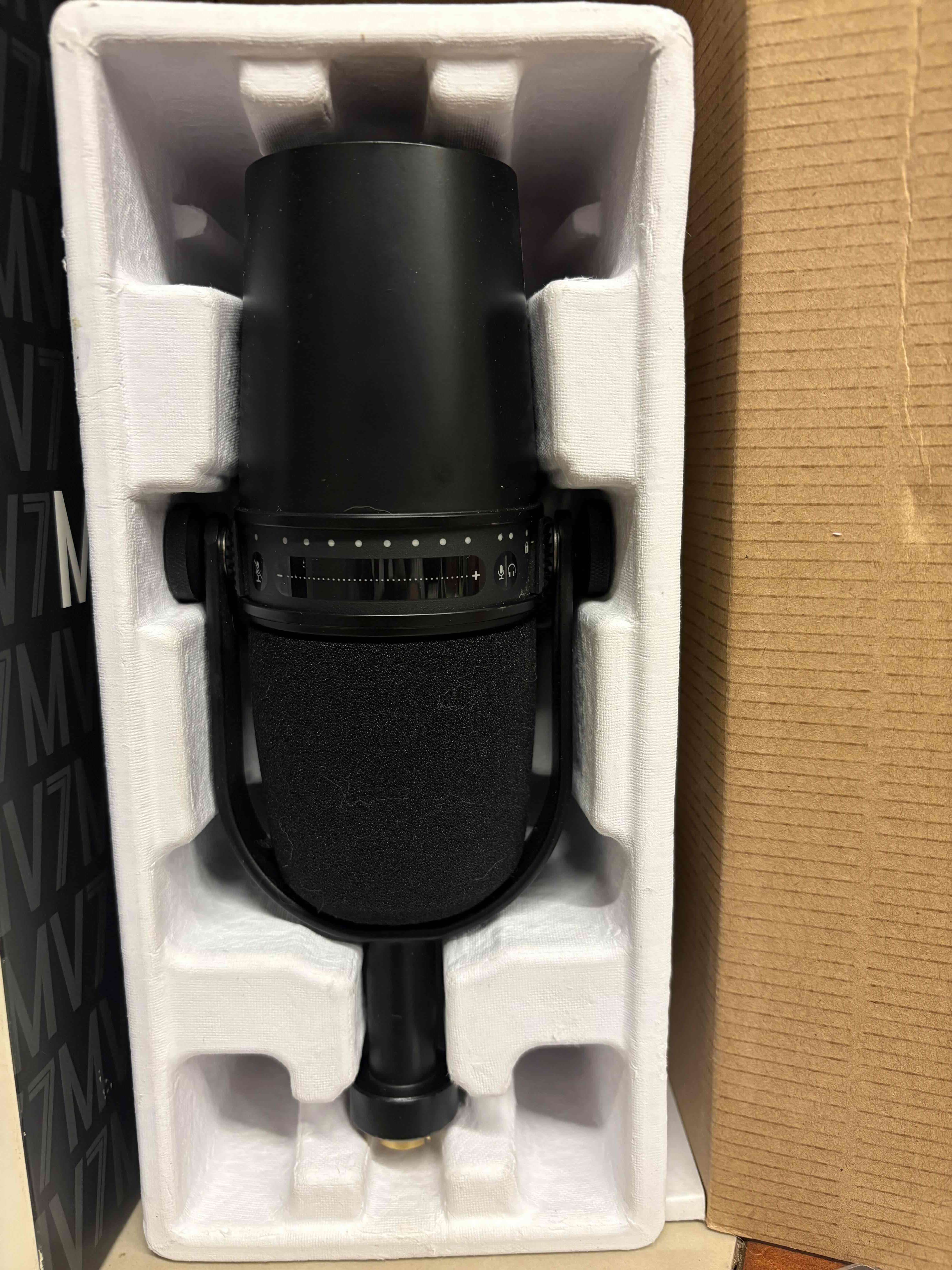 Micrófono Shure MV7 para podcast - miniatura 2