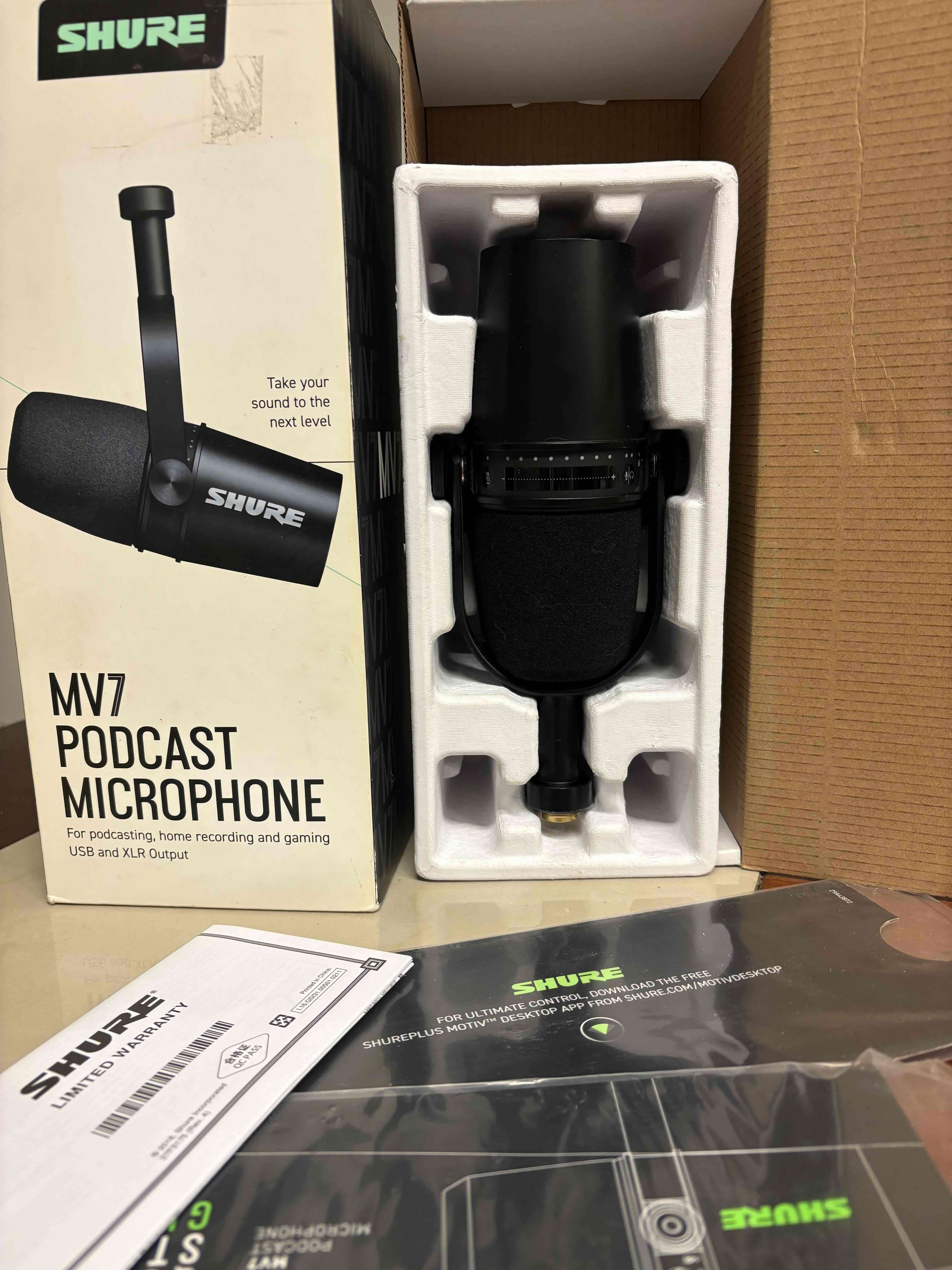 Micrófono Shure MV7 para podcast - miniatura 3