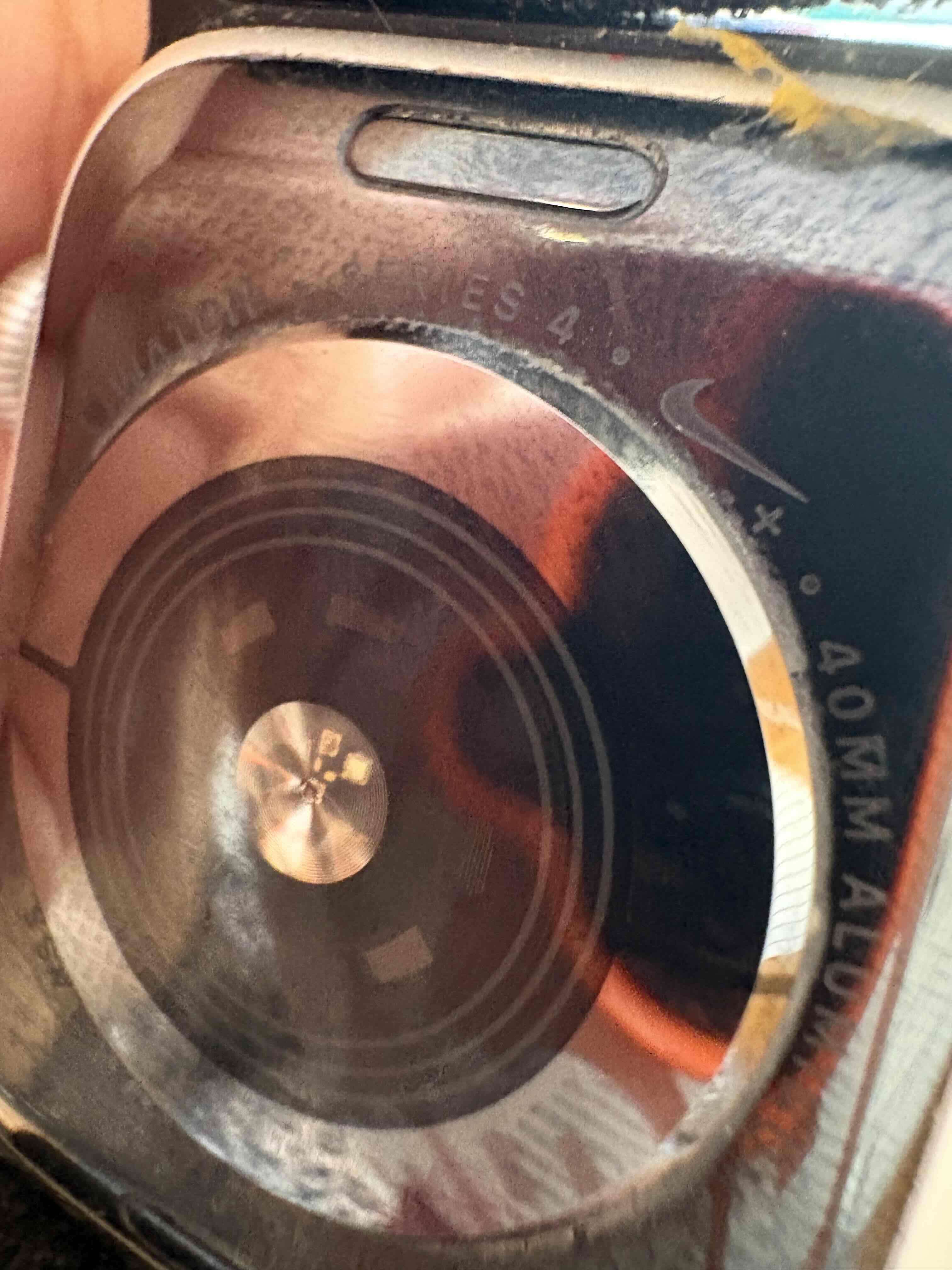 Apple Watch con correa negra - miniatura 4