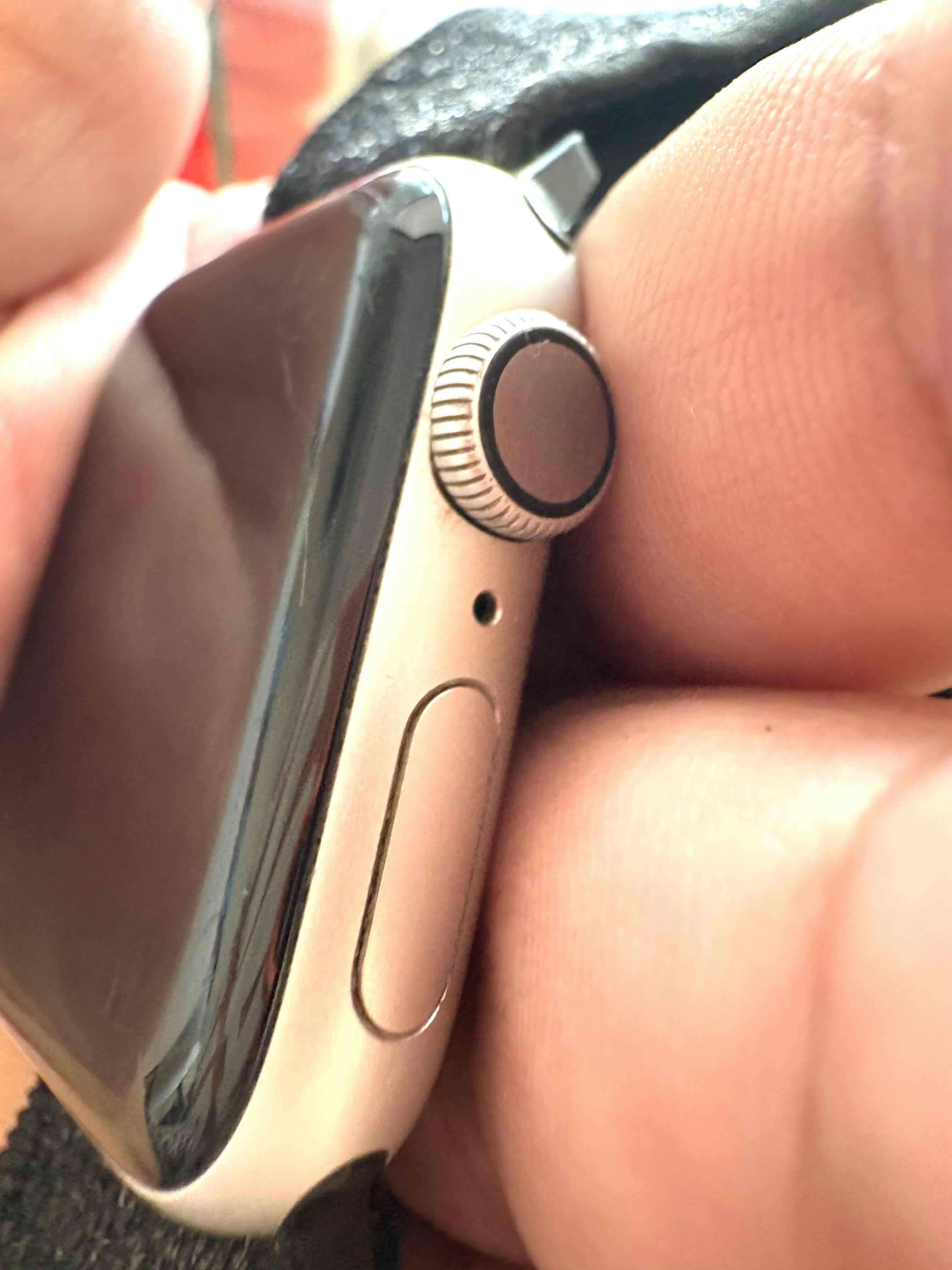 Apple Watch con correa negra - miniatura 5