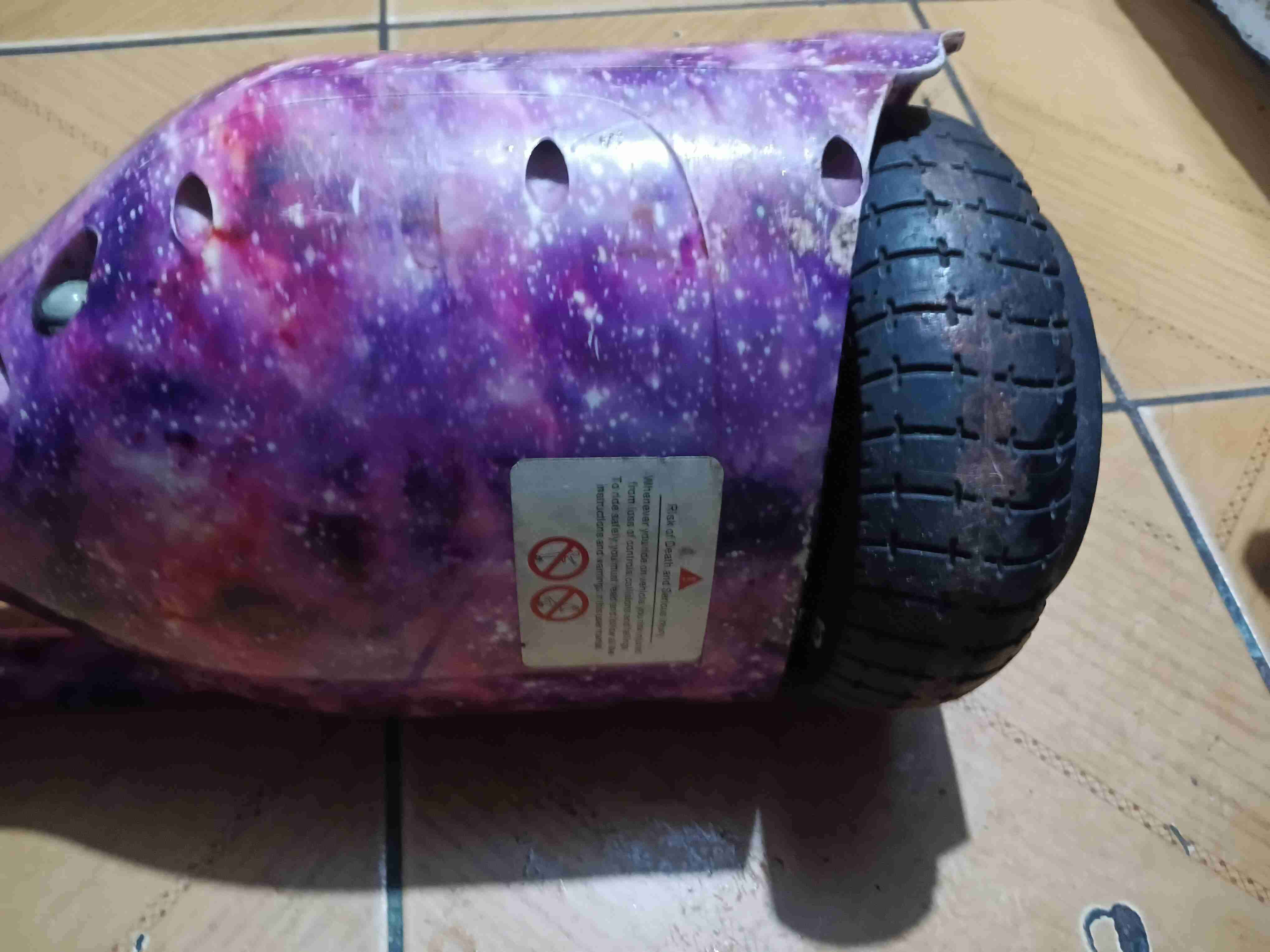 Hoverboard con diseño galáctico - miniatura 1