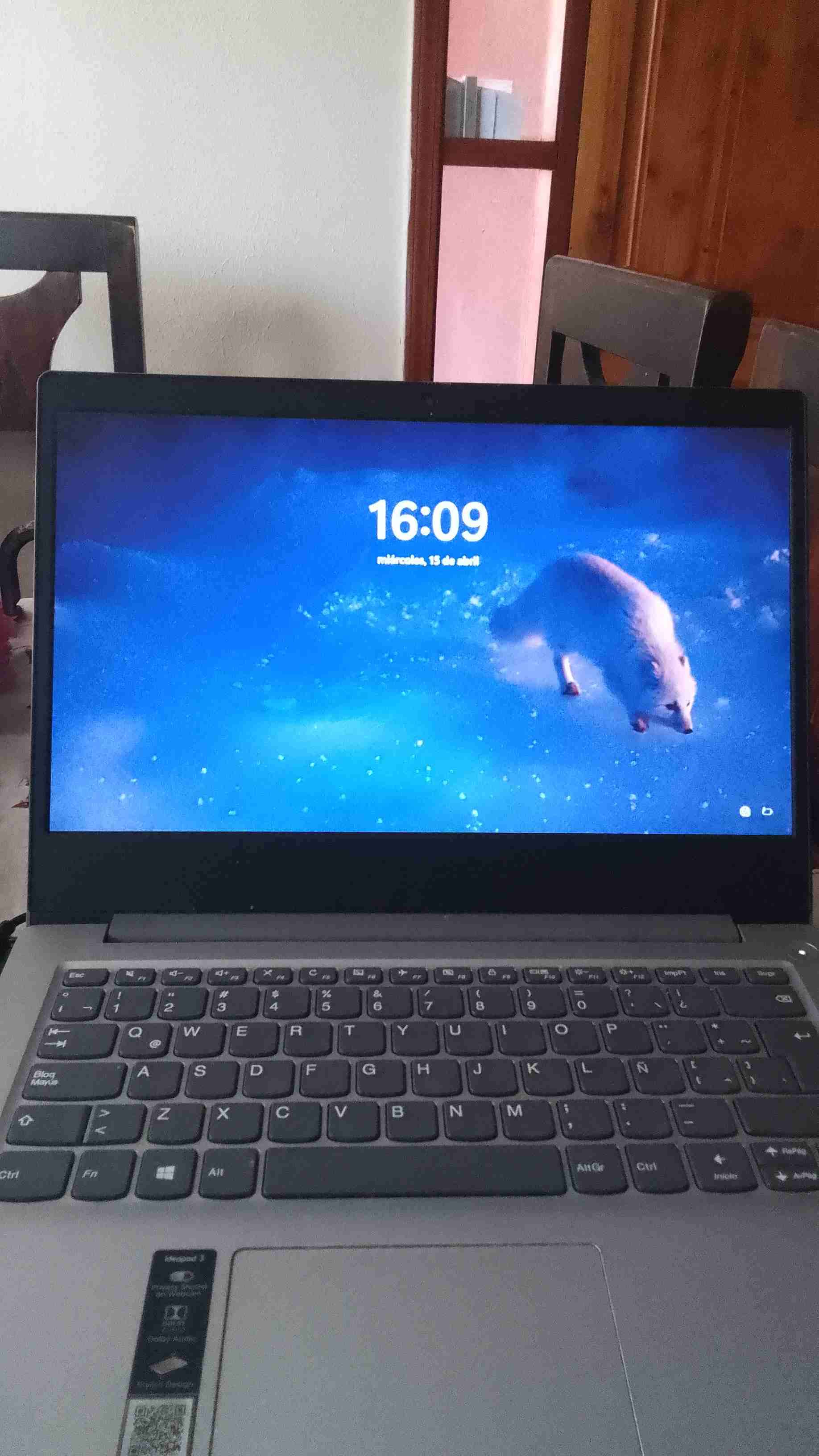 Laptop Lenovo IdeaPad 3 gris - miniatura 1