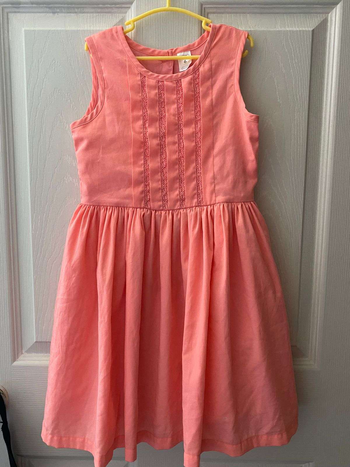 Vestido coral sin mangas