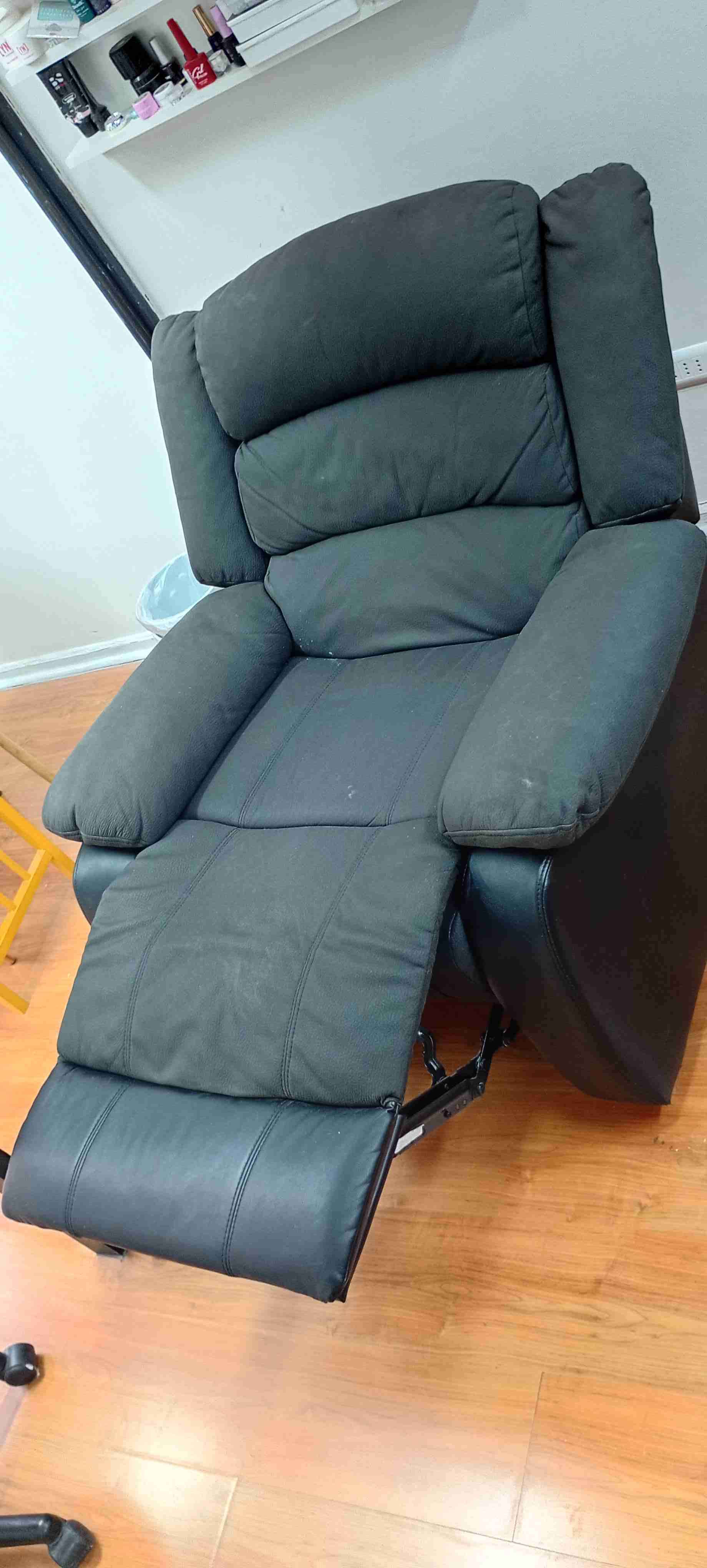 Sillón reclinable negro - miniatura 2