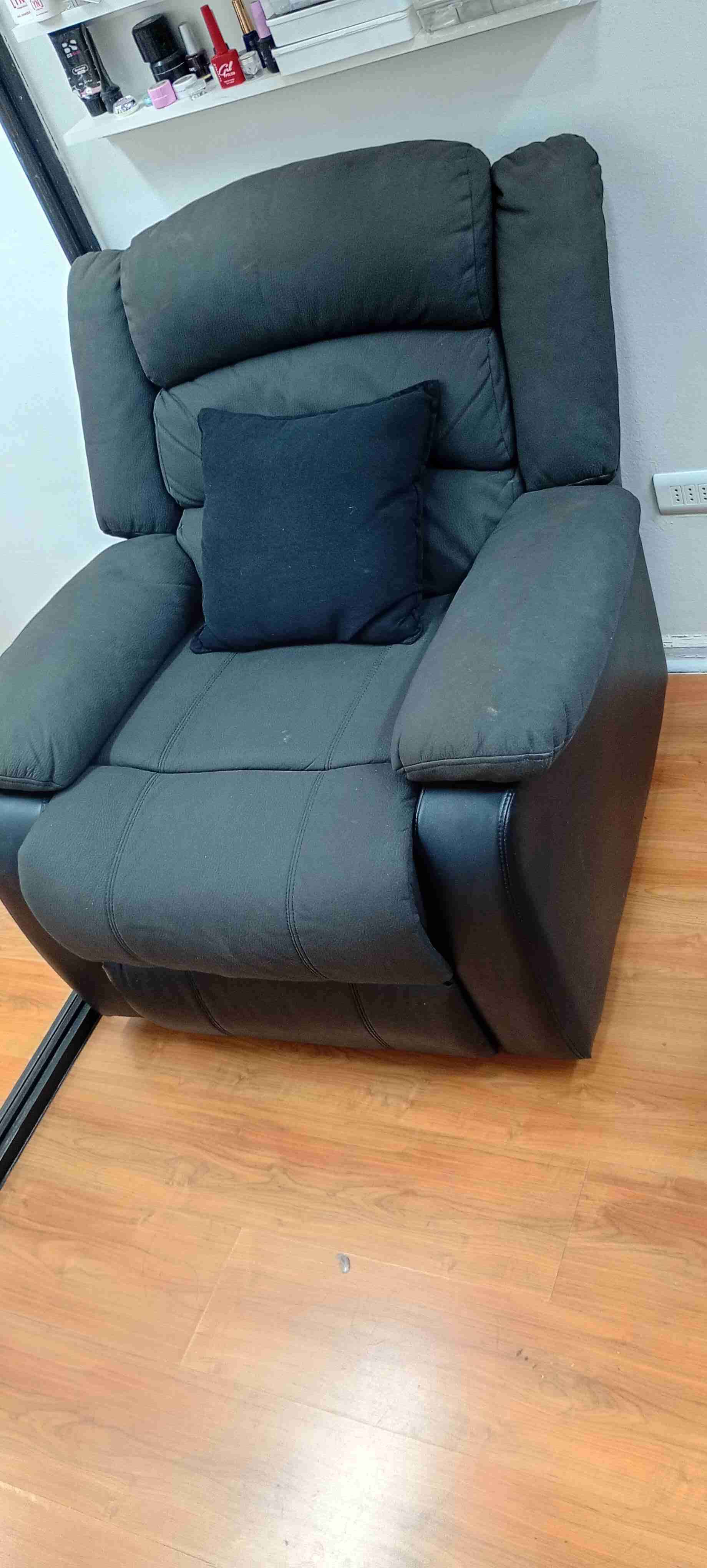 Sillón reclinable negro - miniatura 4