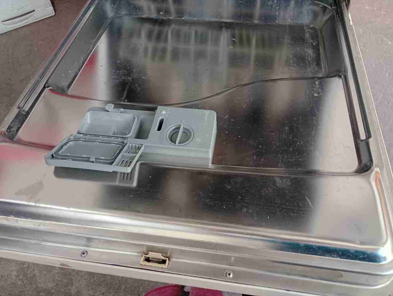 Lavavajillas blanco compacto - miniatura 2