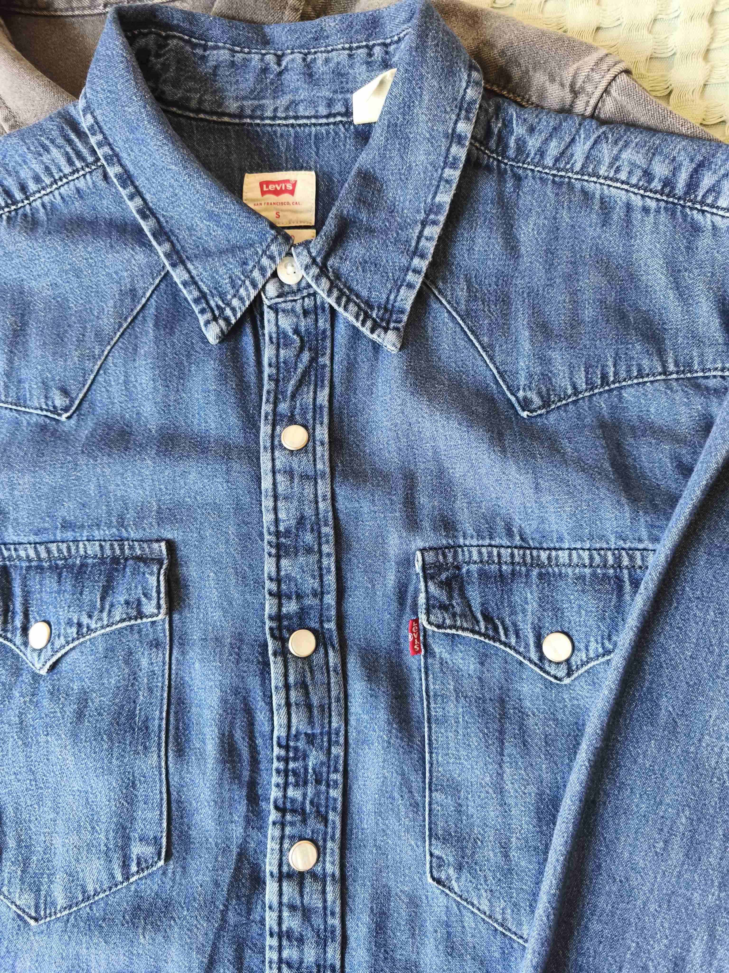 Camisa de mezclilla azul y gris Levis - miniatura 2