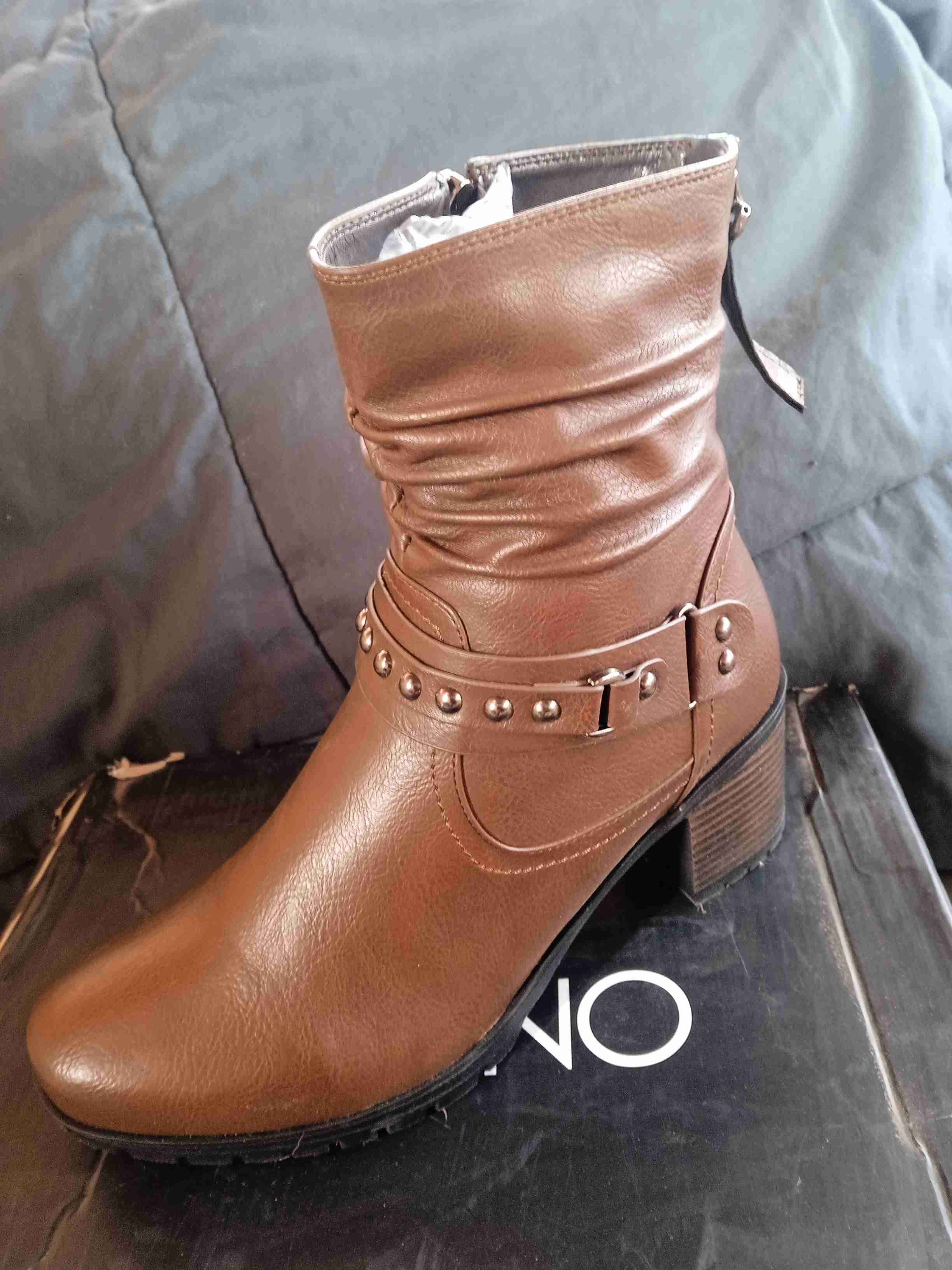 Botines marrones con tachas via uno - miniatura 1