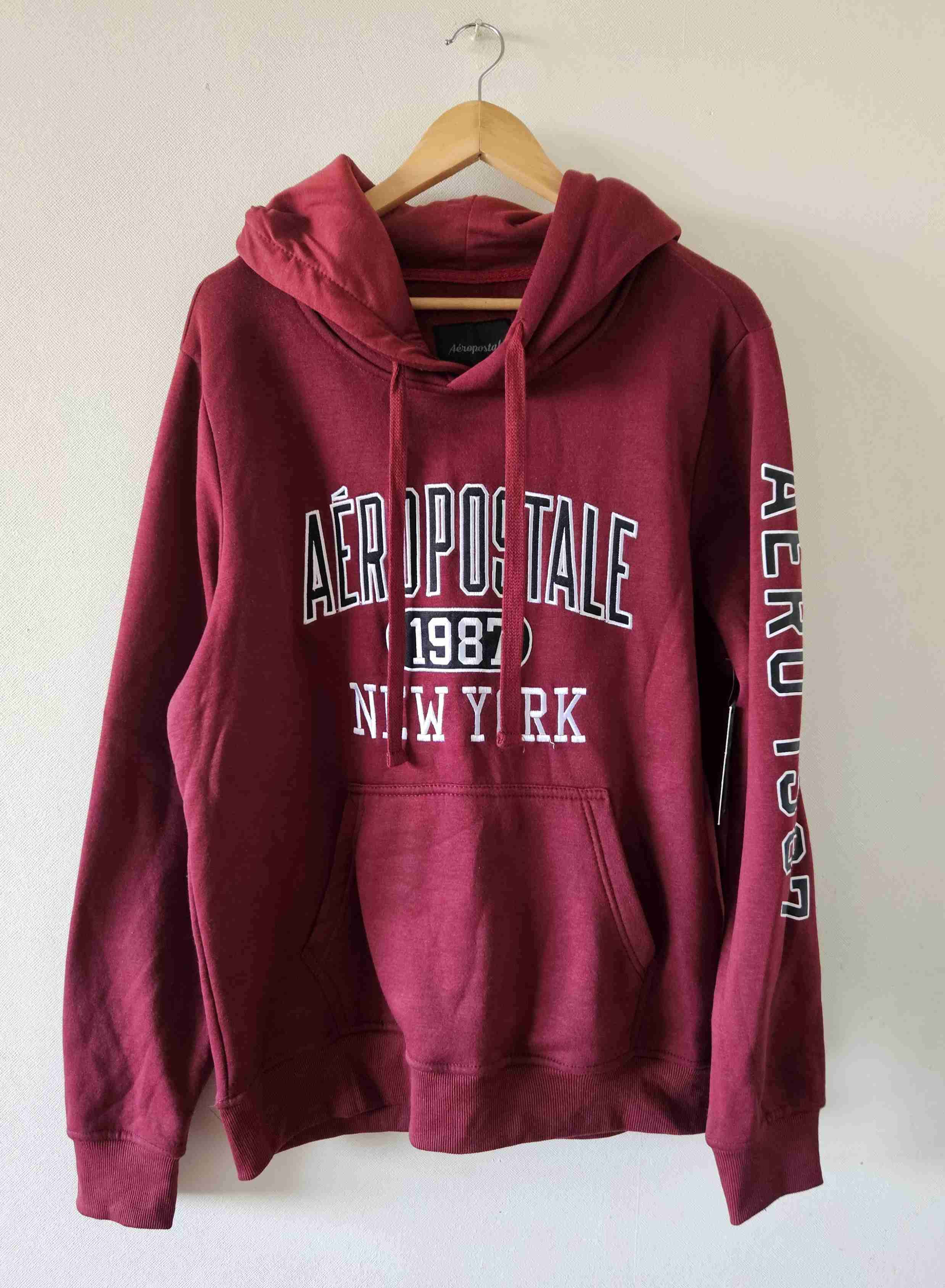 Polerón burdeo Aeropostale con capucha - miniatura 1