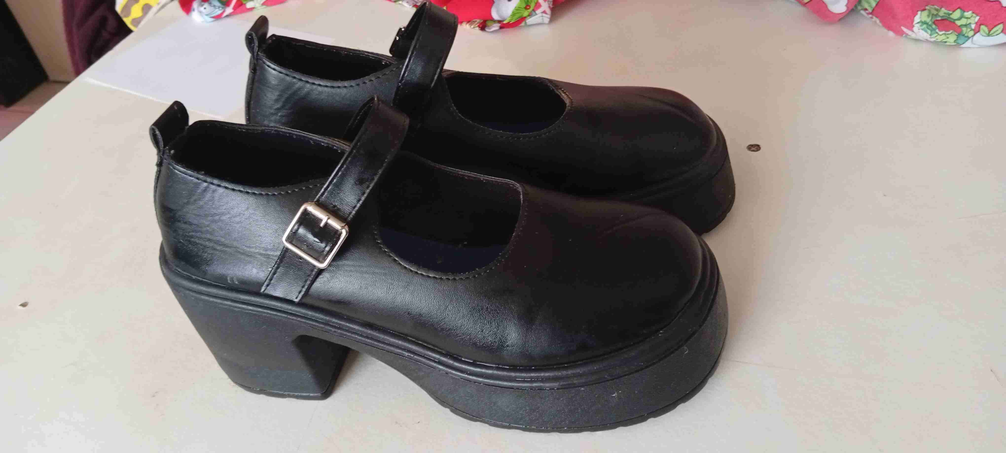 Zapato plataforma negro estilo mary jane - miniatura 2