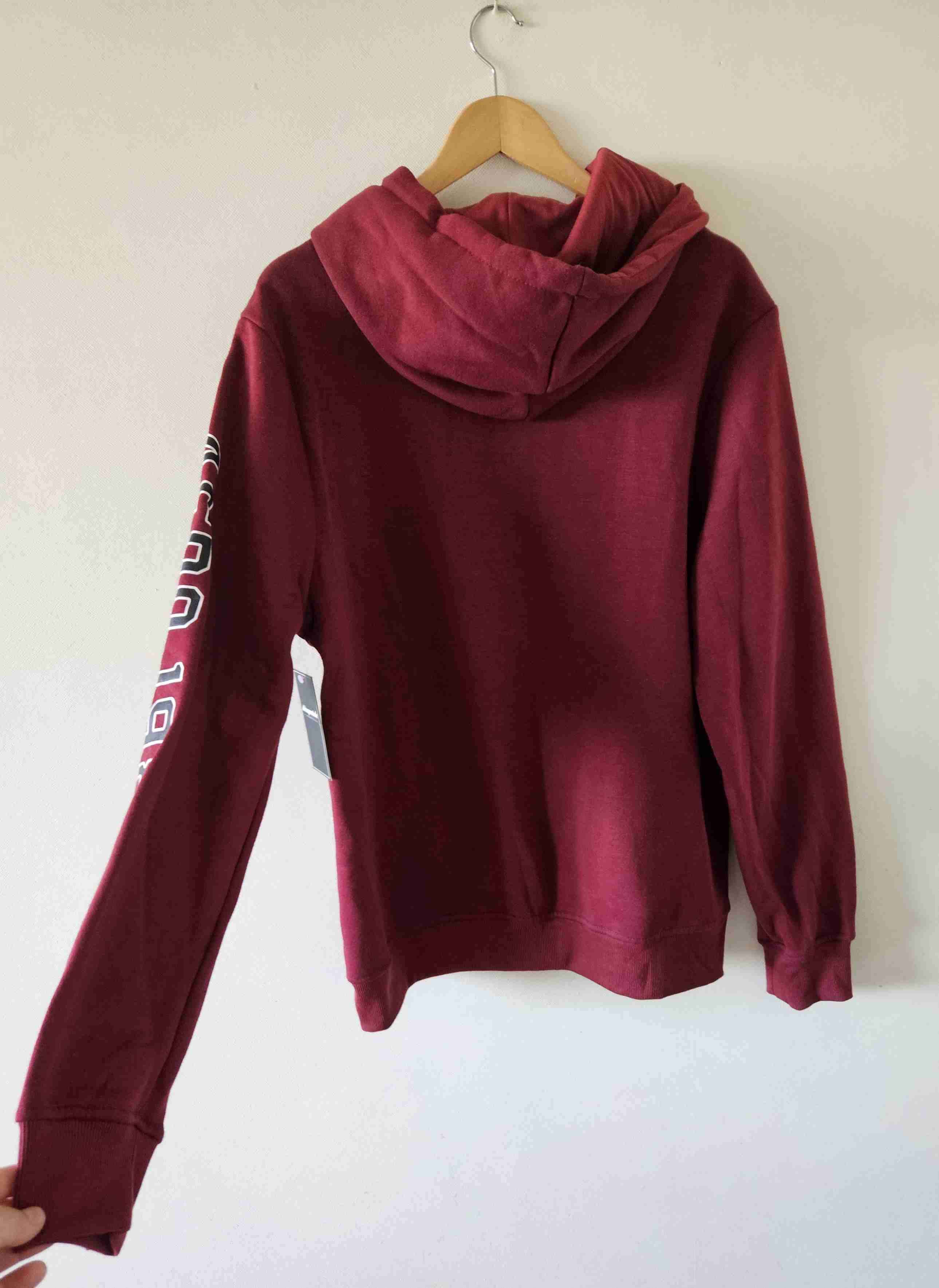 Polerón burdeo Aeropostale con capucha - miniatura 5
