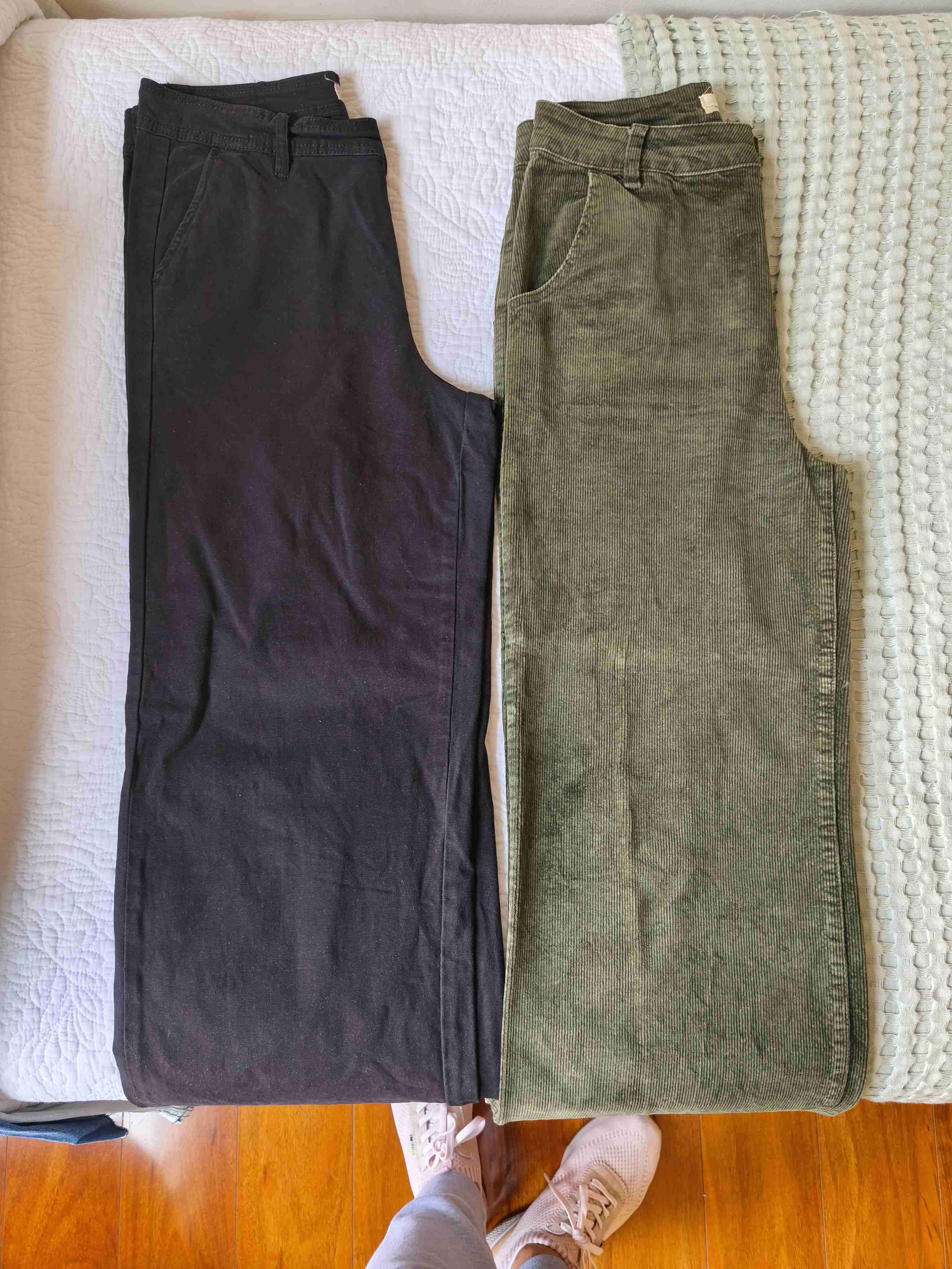 Pantalones negro y verde unisex - miniatura 1