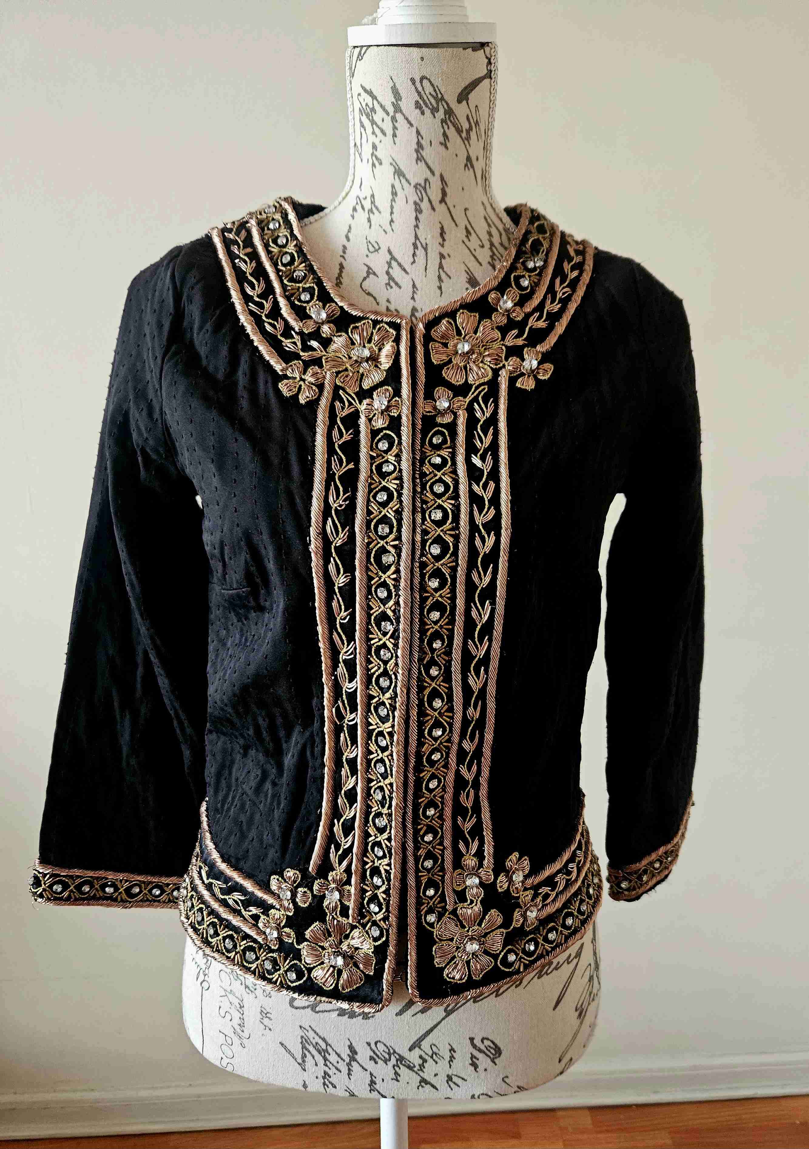 Chaqueta negra bordada Rapsodia - miniatura 1