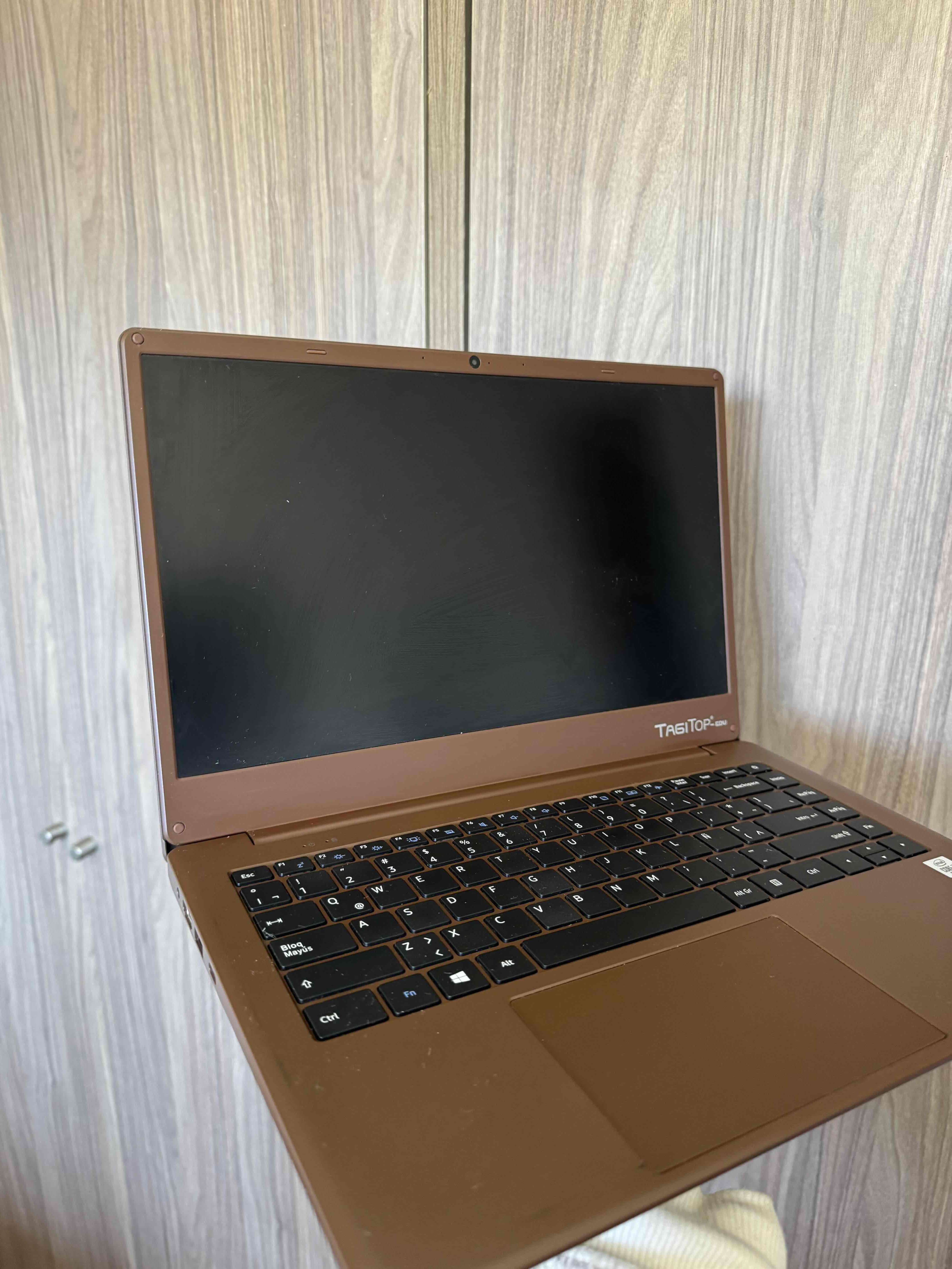 Notebook Tag-Tech marrón en buen estado - miniatura 3