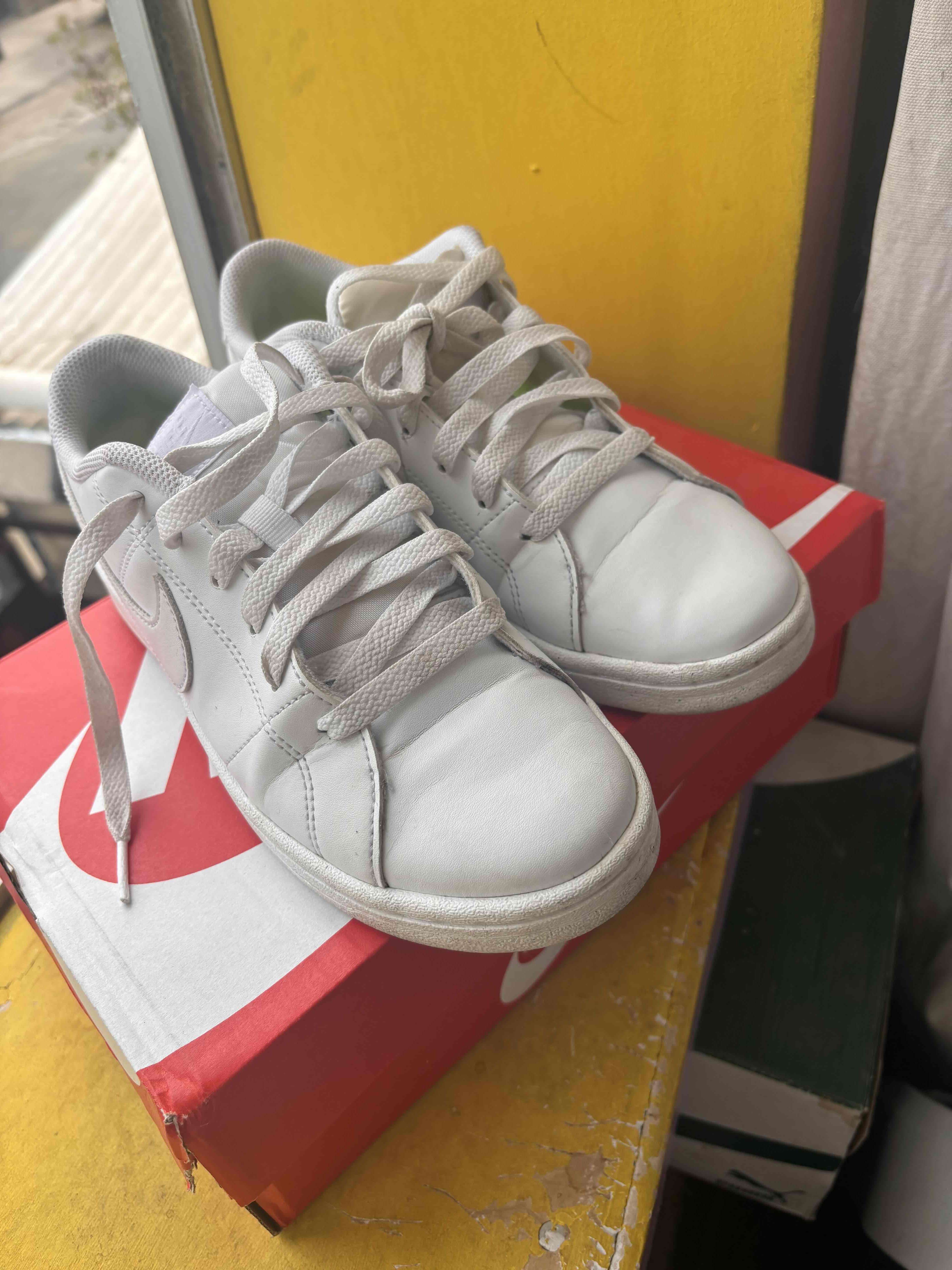 Zapatillas blancas Nike - miniatura 2