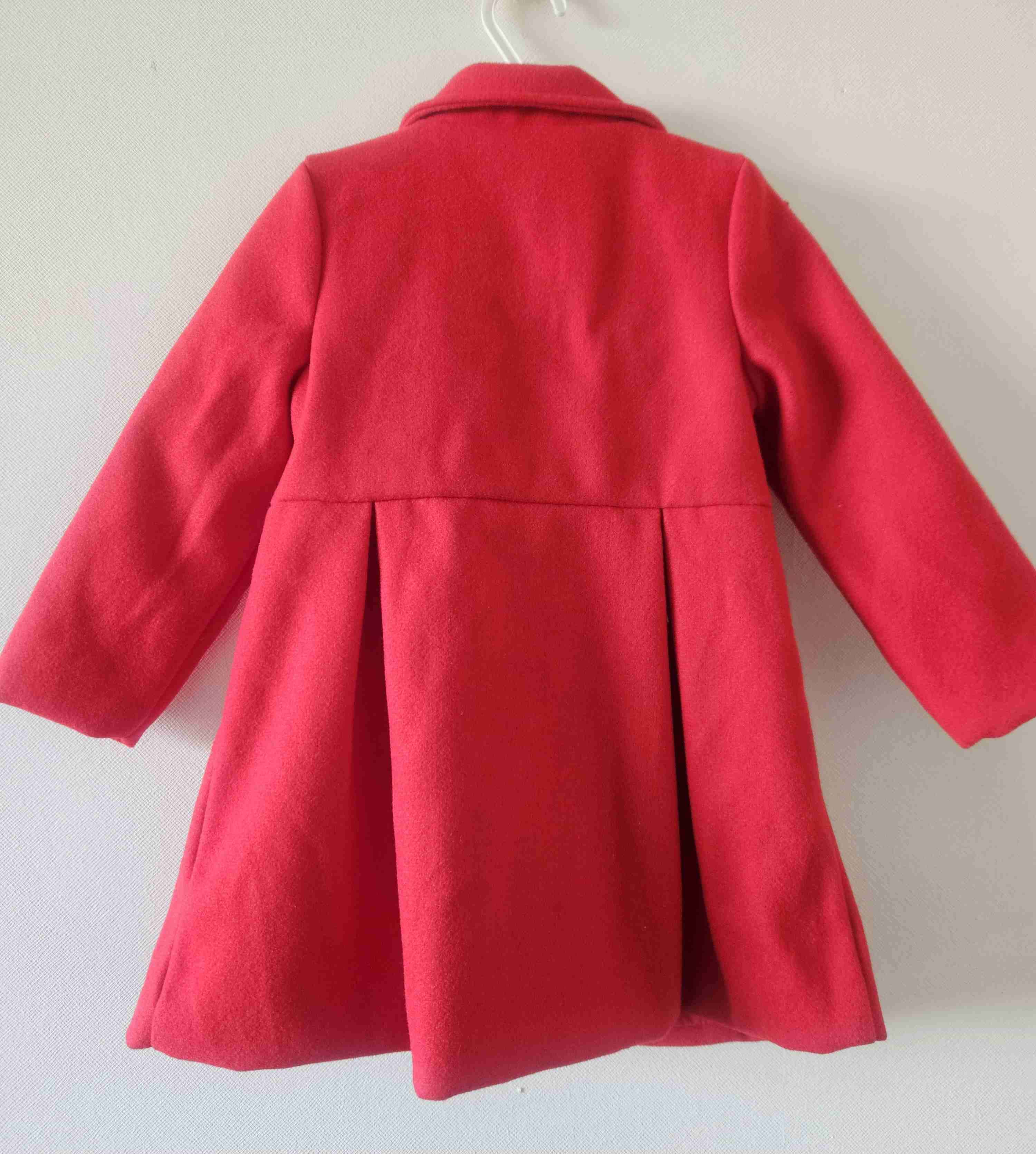 Abrigo rojo con boina infantil - miniatura 3