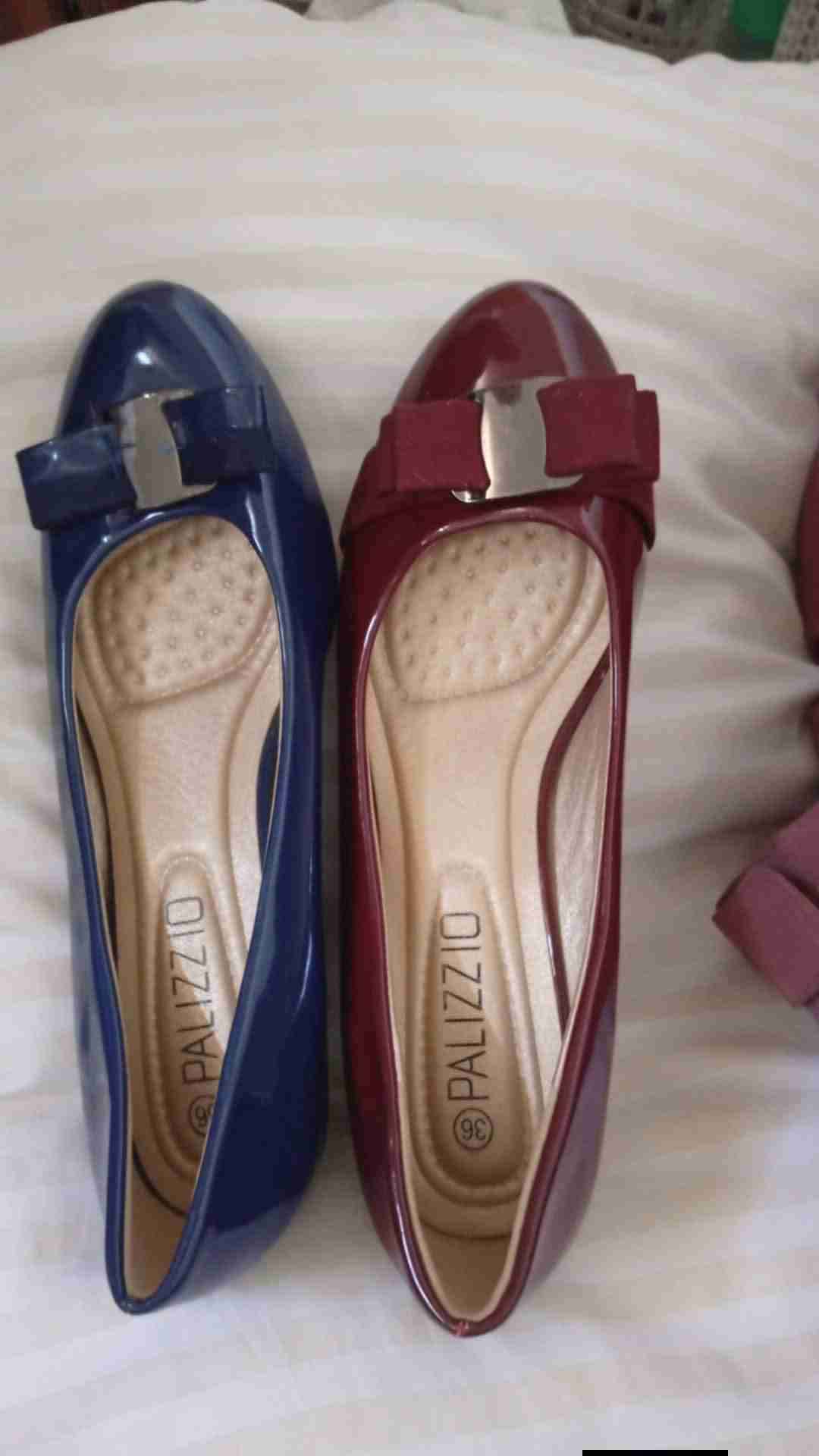 Zapatillas planas azul y burdeo