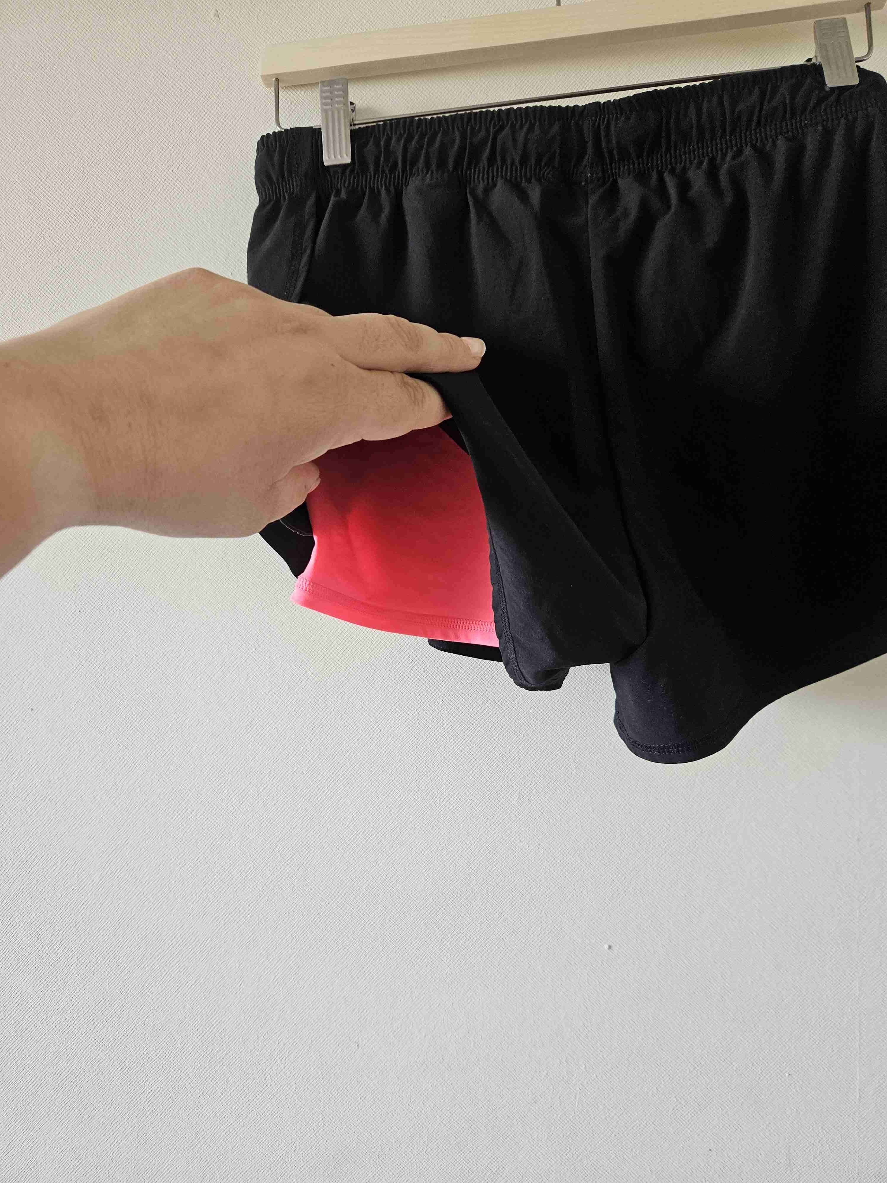 Shorts deportivos negros - miniatura 4