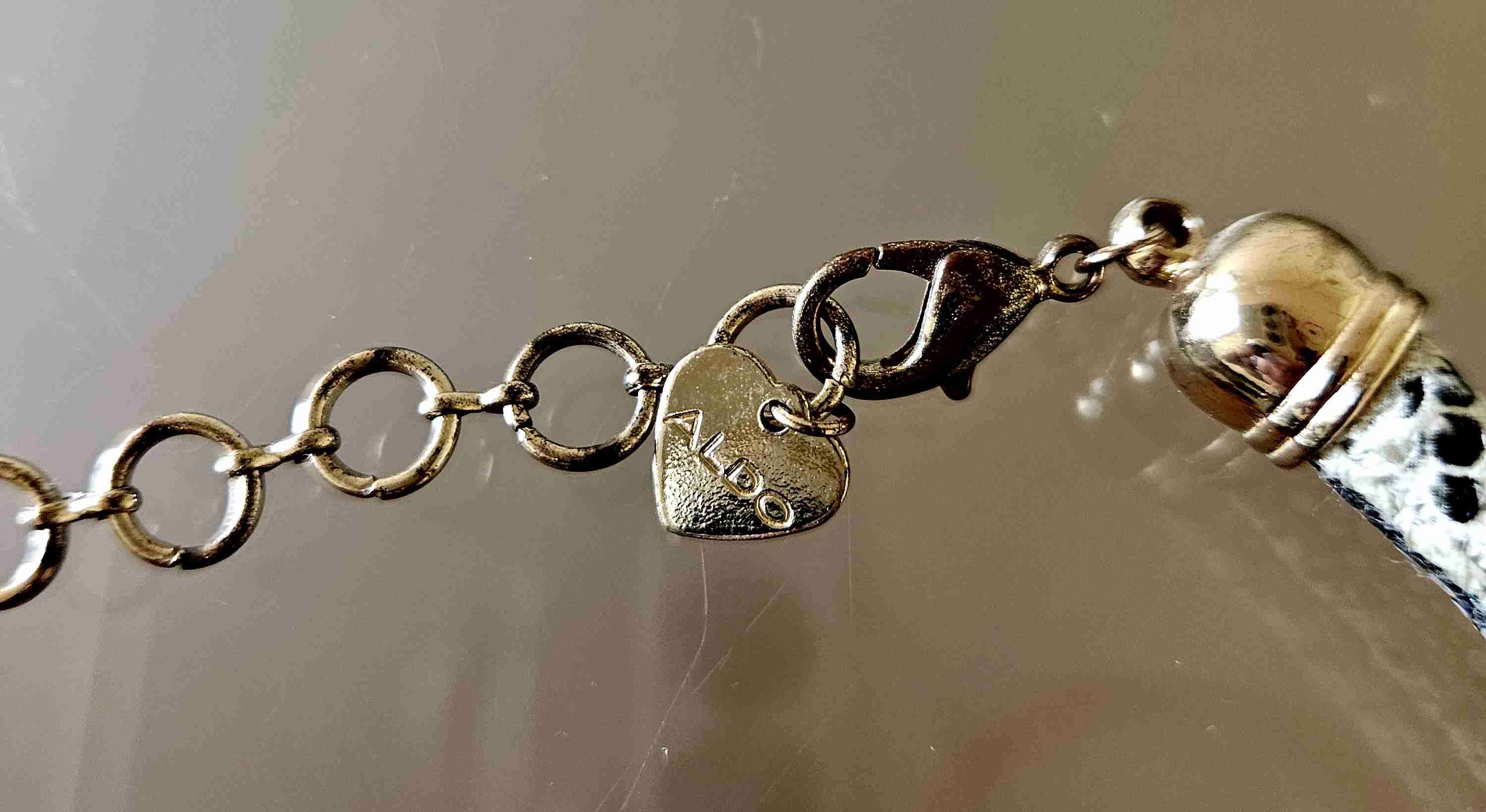 Collar con colgantes dorados - miniatura 3