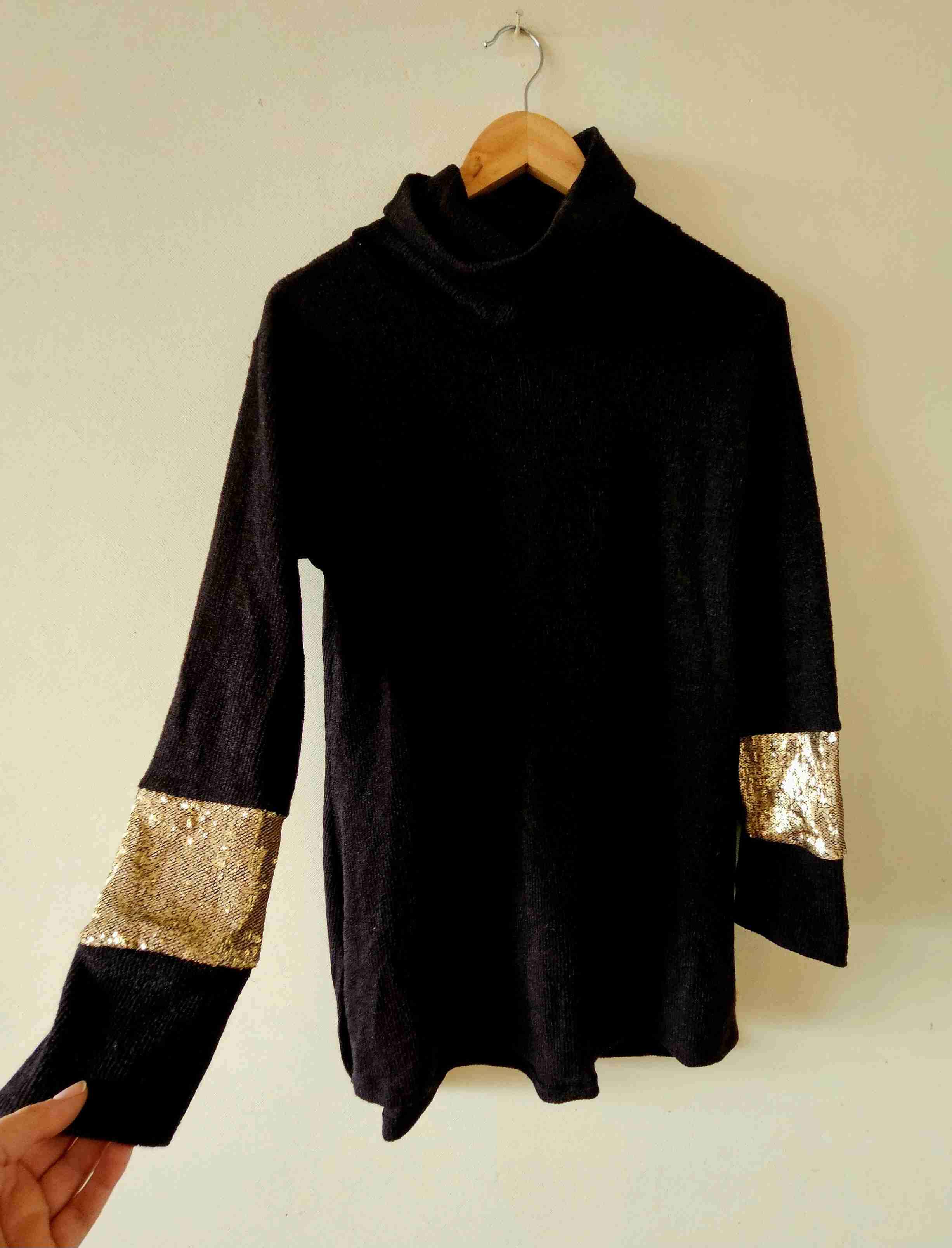 Sweater largo negro con aplicaciones - miniatura 1