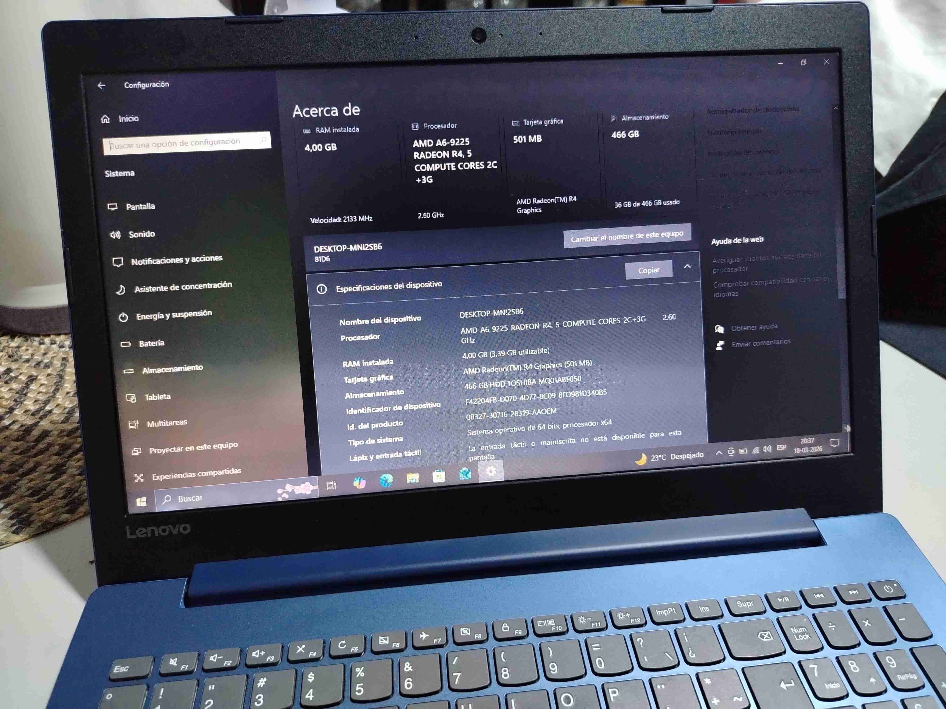 Notebook Lenovo azul en buen estado - miniatura 3