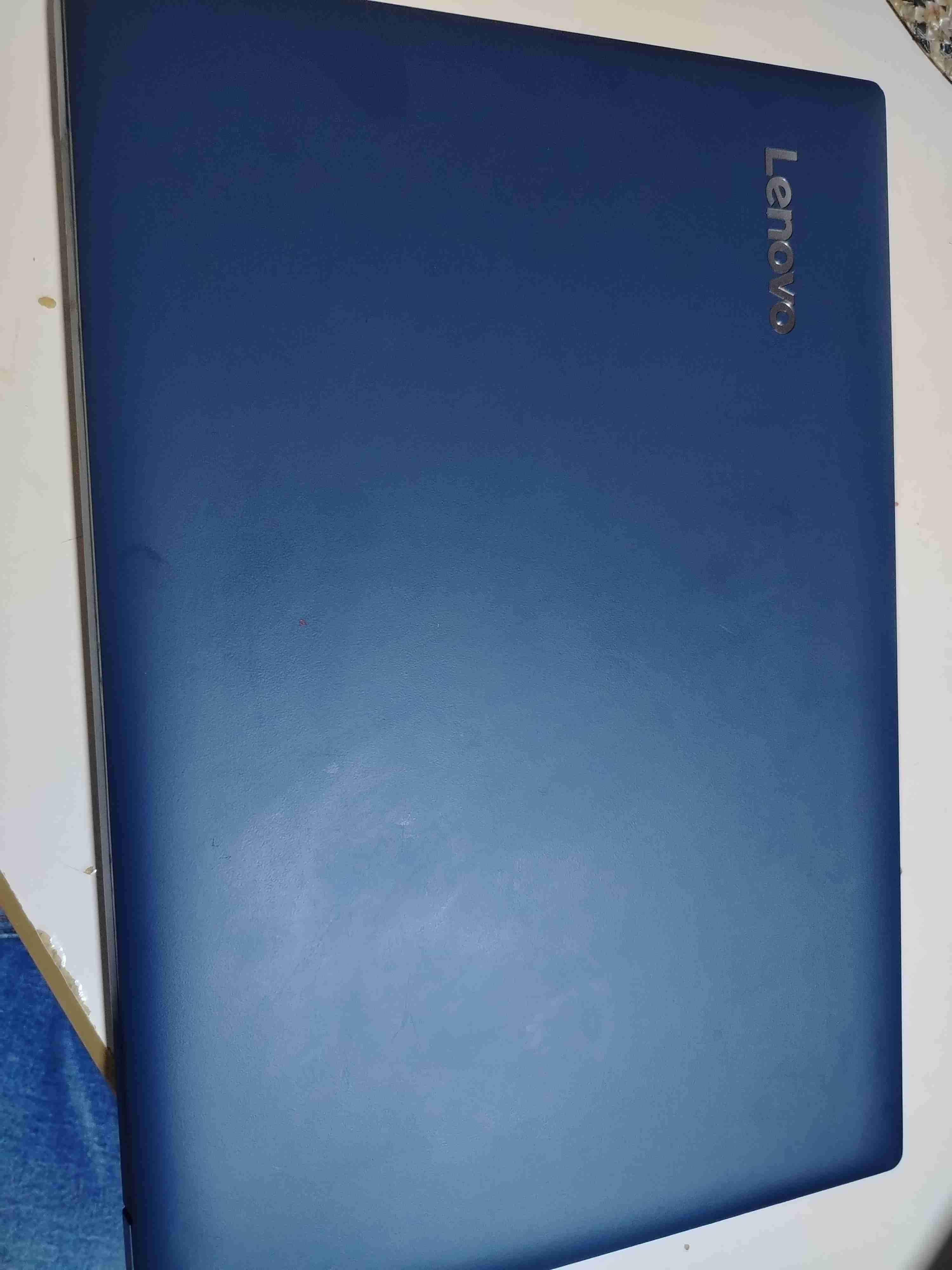 Notebook Lenovo azul en buen estado - miniatura 4