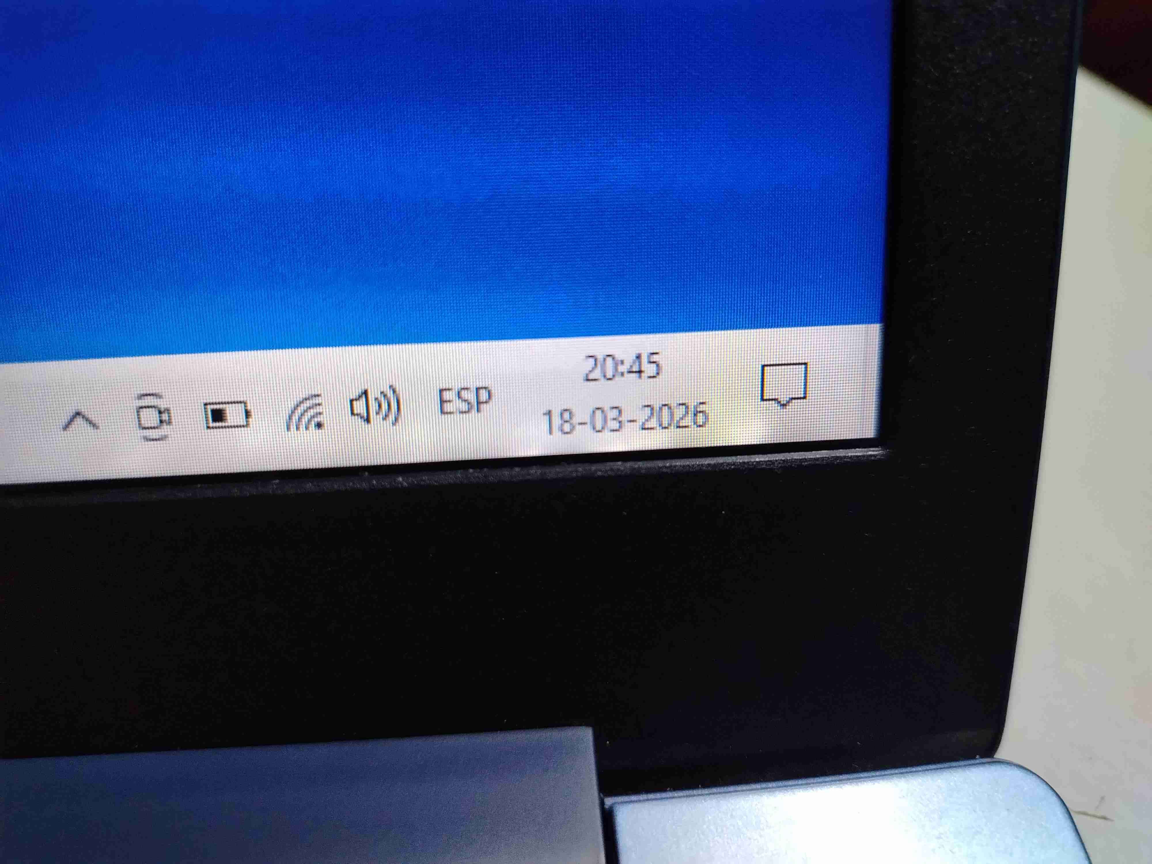 Notebook Lenovo azul en buen estado - miniatura 5