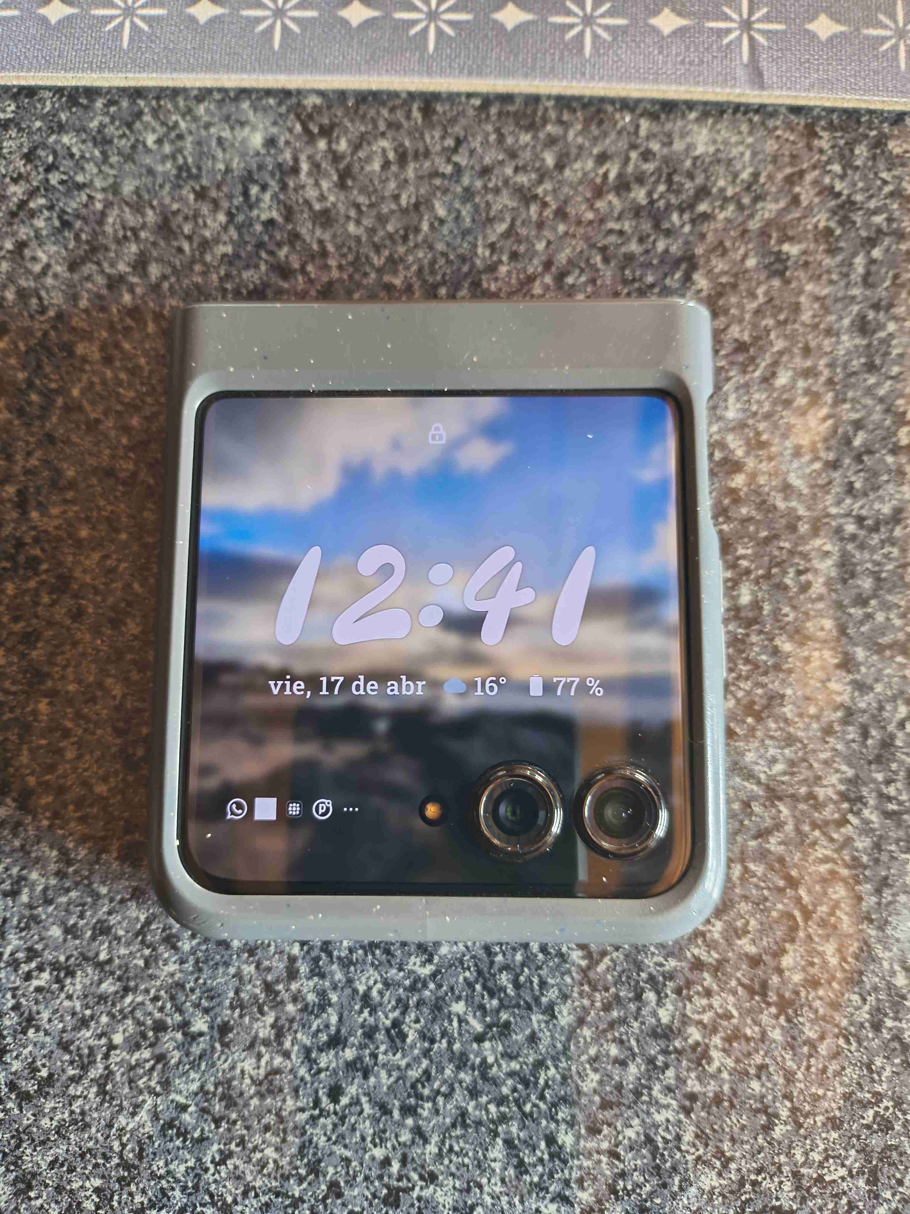 Motorola Razr 50 - miniatura 1