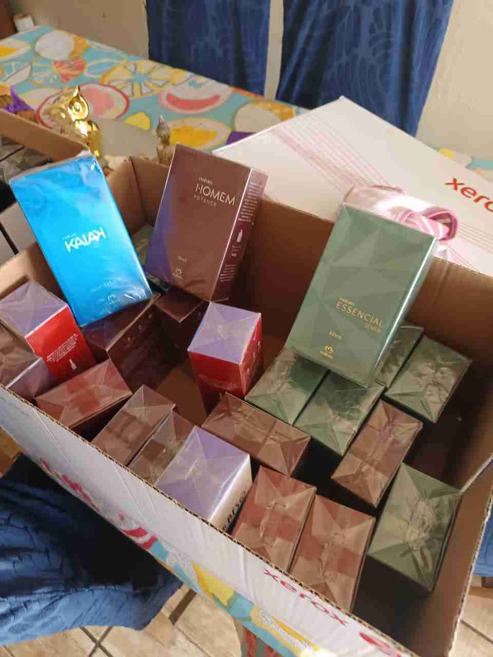 Perfumes variados nuevos - miniatura 2